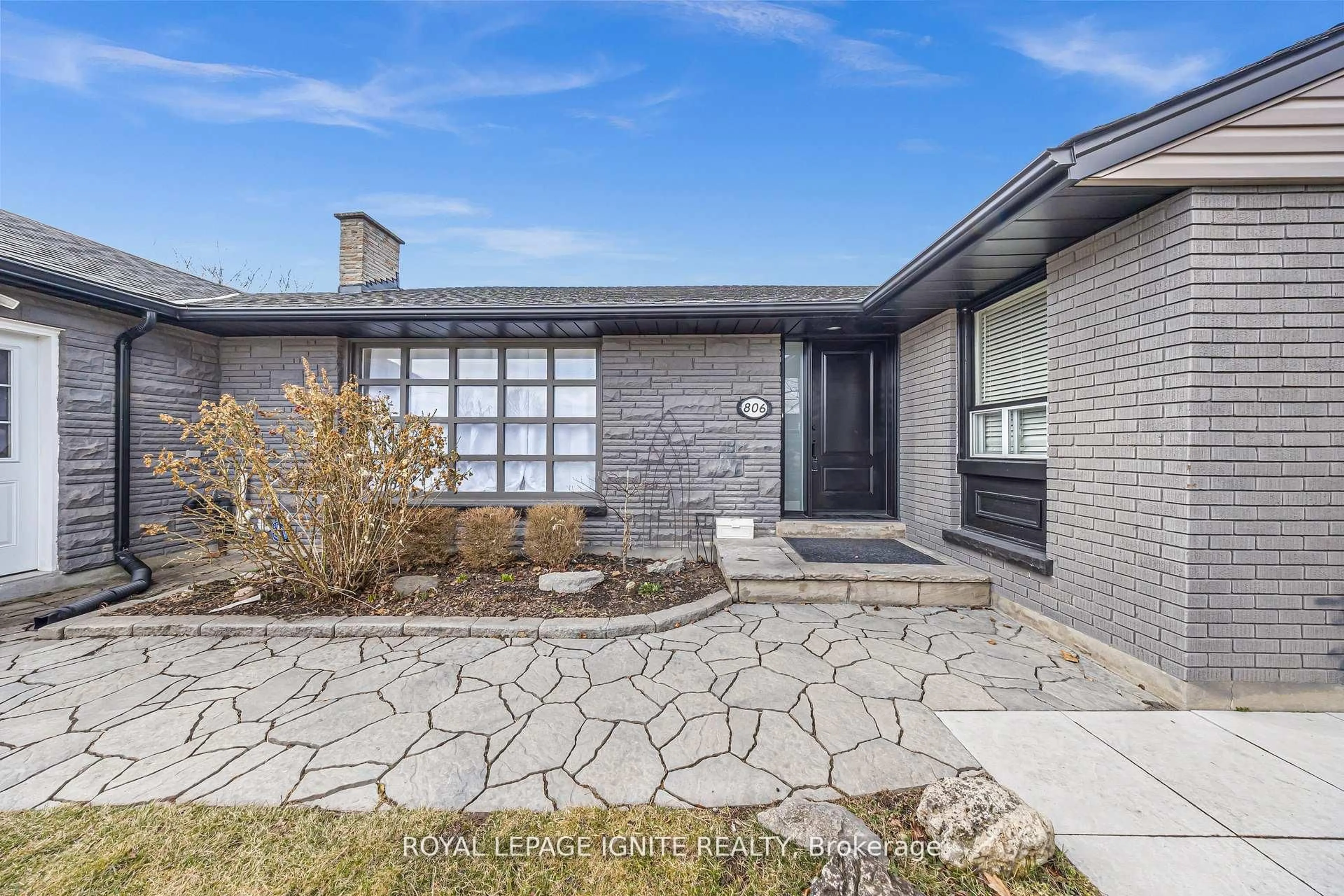 Home with brick exterior material, street for 806 Henry St, Whitby Ontario L1N 5E3
