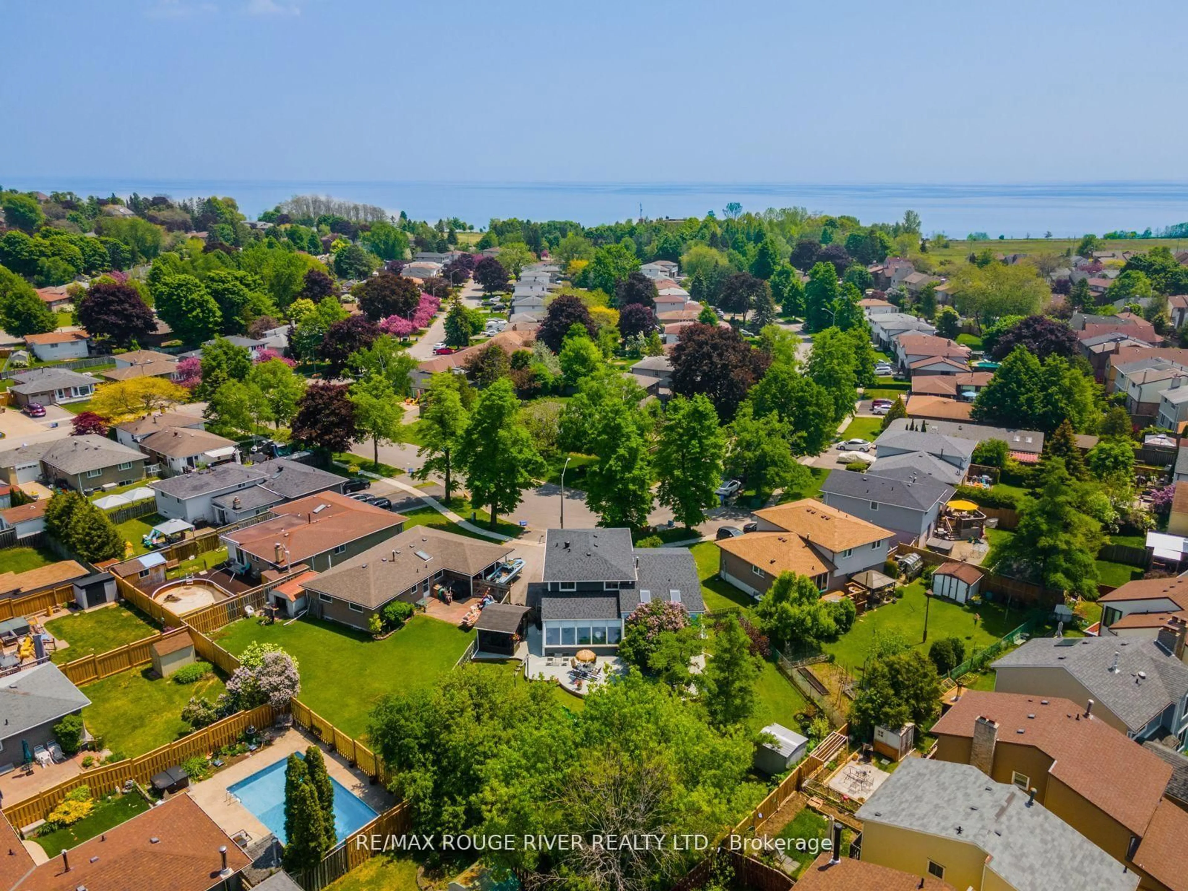 A pic from outside/outdoor area/front of a property/back of a property/a pic from drone, water/lake/river/ocean view for 9 Cowling Cres, Ajax Ontario L1S 2Z6