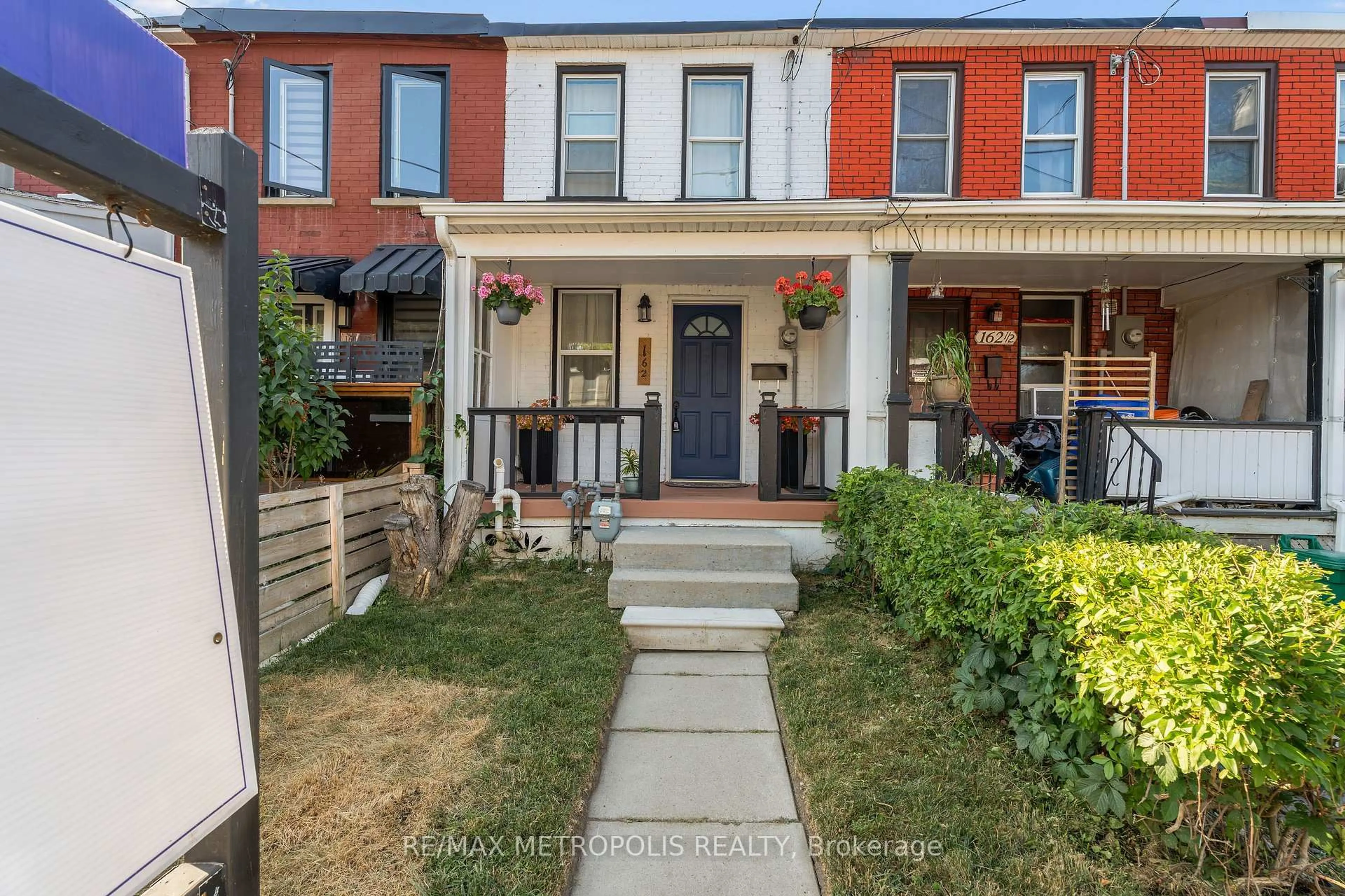 Home with brick exterior material, street for 162 Olive Ave, Oshawa Ontario L1H 2P2