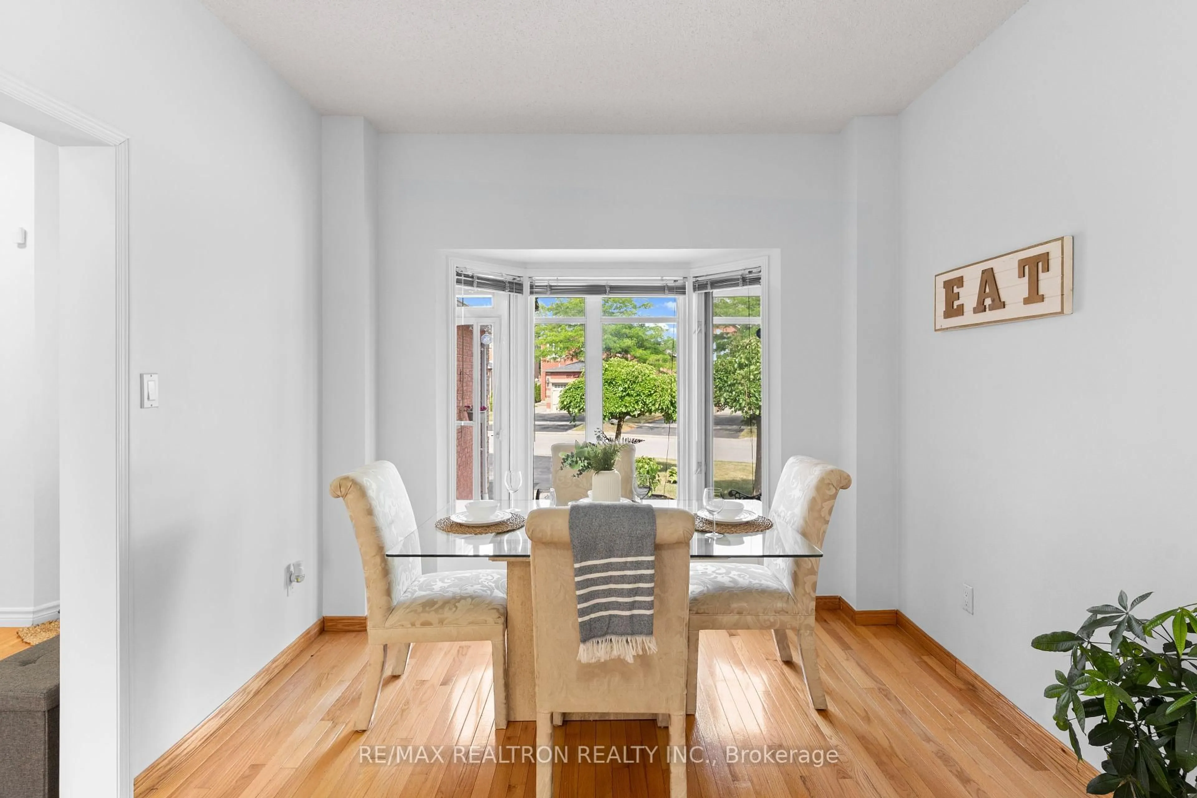Dining room, unknown for 1520 Sandhurst Cres, Pickering Ontario L1V 6Y6