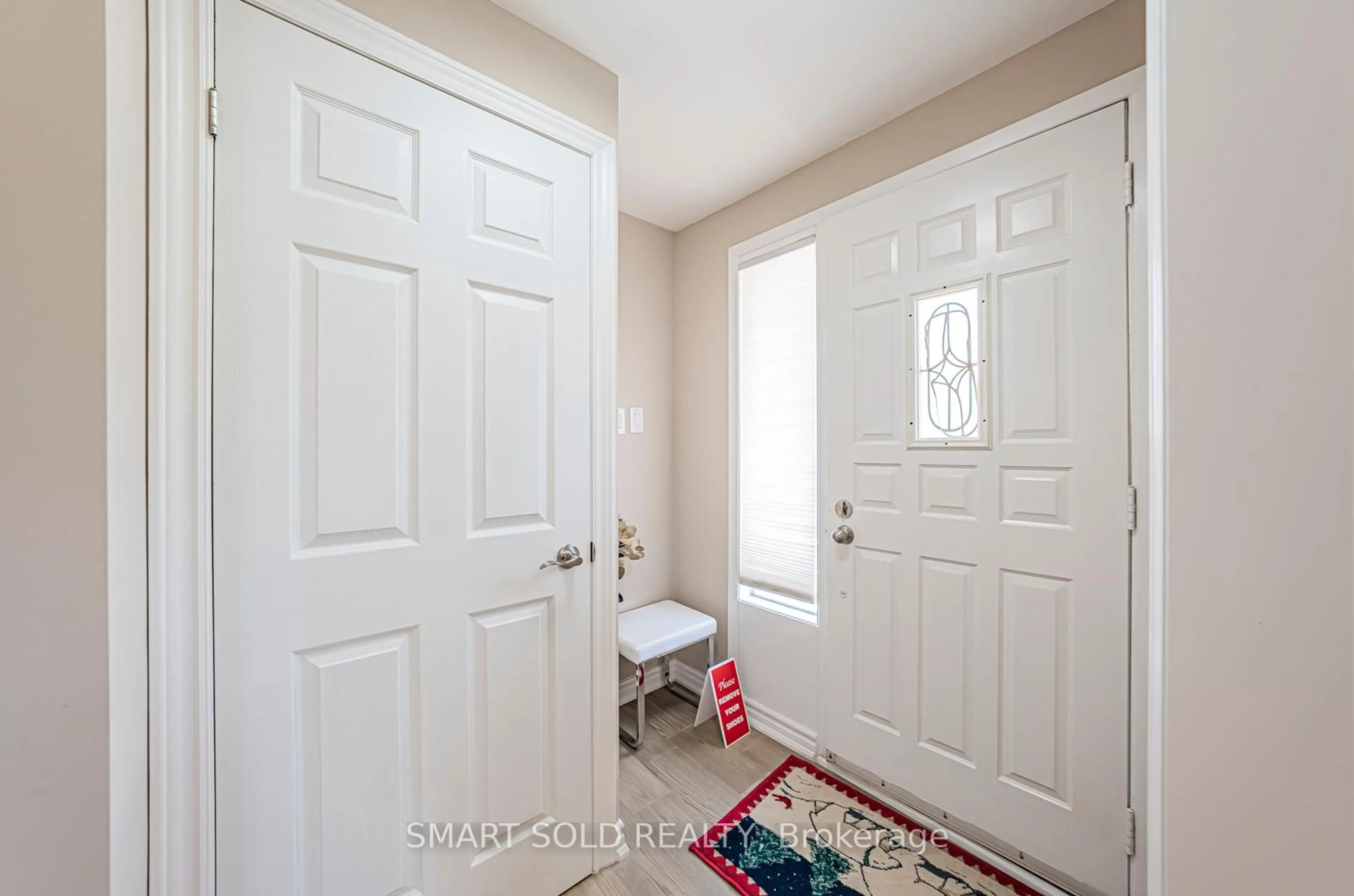 Indoor entryway for 39 Lawrie Rd, Ajax Ontario L1S 3A1