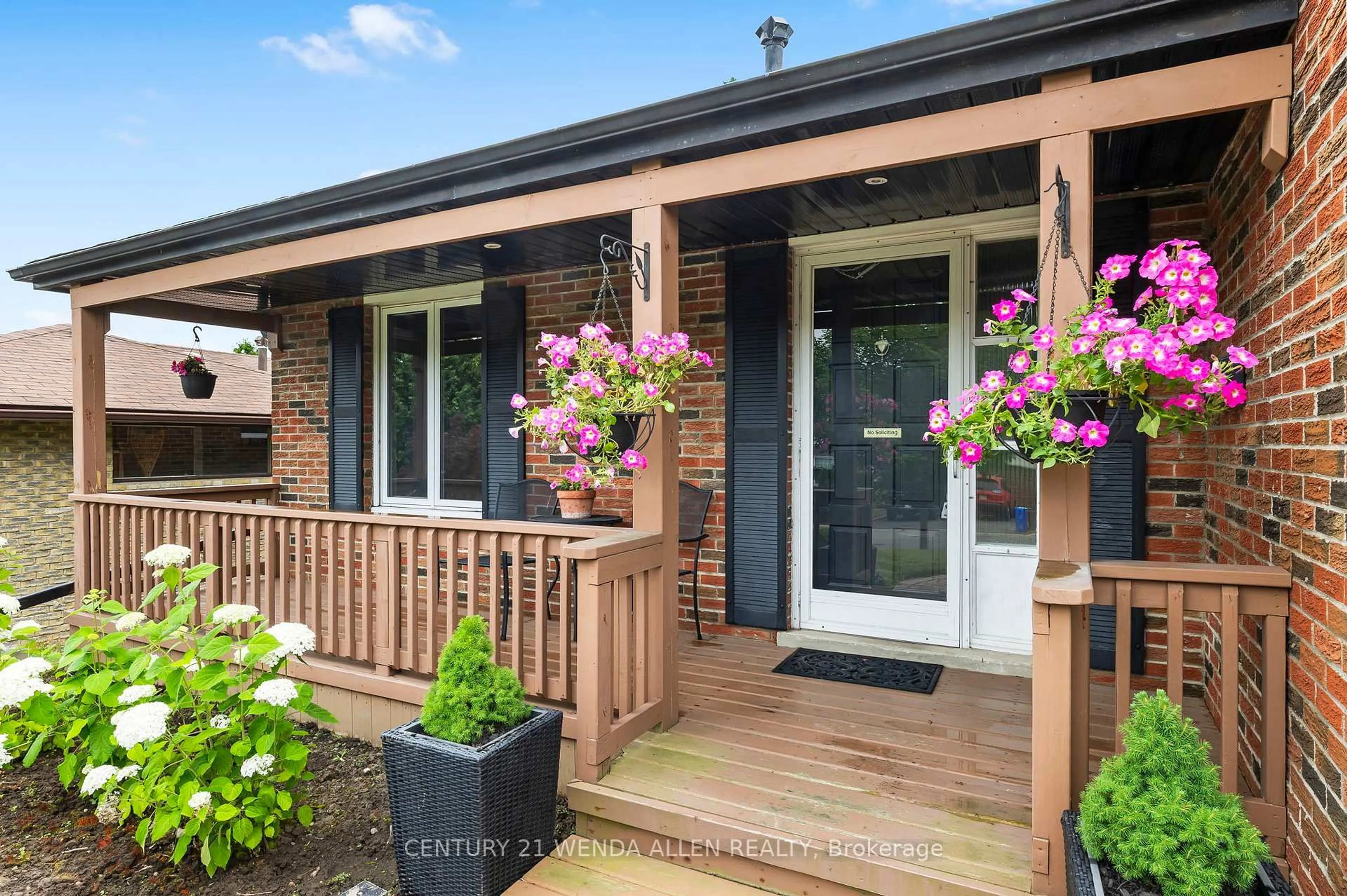 Unknown for 572 Arnhem Dr, Oshawa Ontario L1G 2J6