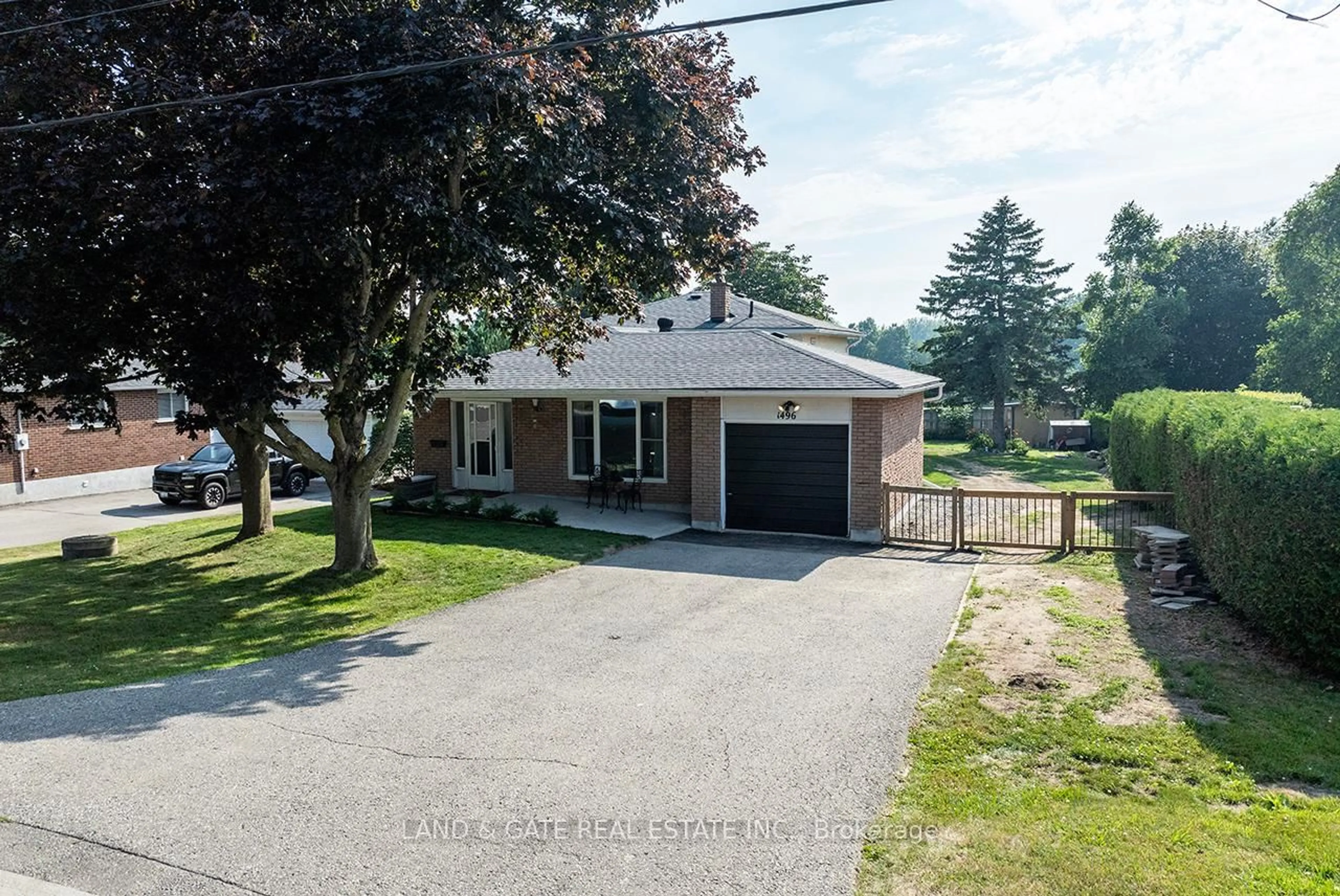 A pic from outside/outdoor area/front of a property/back of a property/a pic from drone, street for 1496 Rudell Rd, Clarington Ontario L1B 1E1
