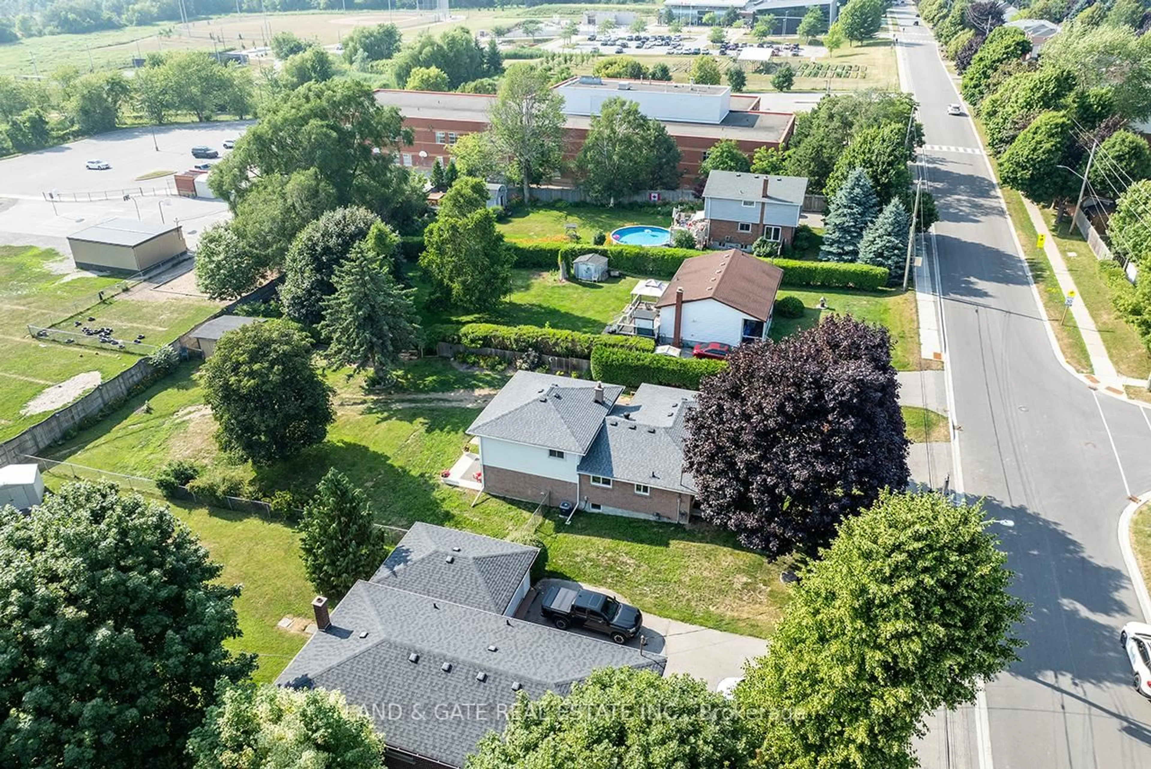 A pic from outside/outdoor area/front of a property/back of a property/a pic from drone, street for 1496 Rudell Rd, Clarington Ontario L1B 1E1