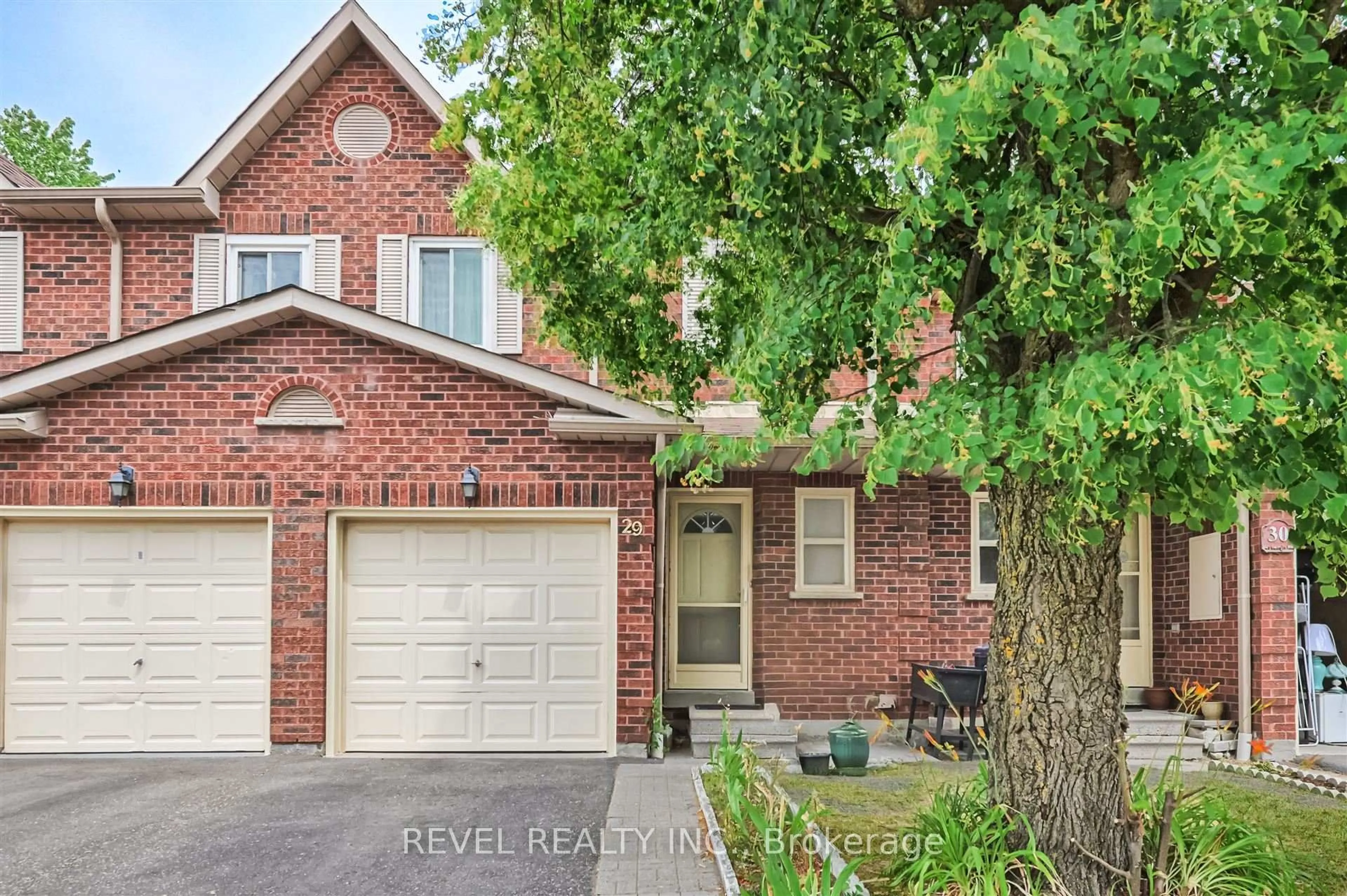 Home with brick exterior material, street for 401 Sewells Rd, Toronto Ontario M1B 5K6