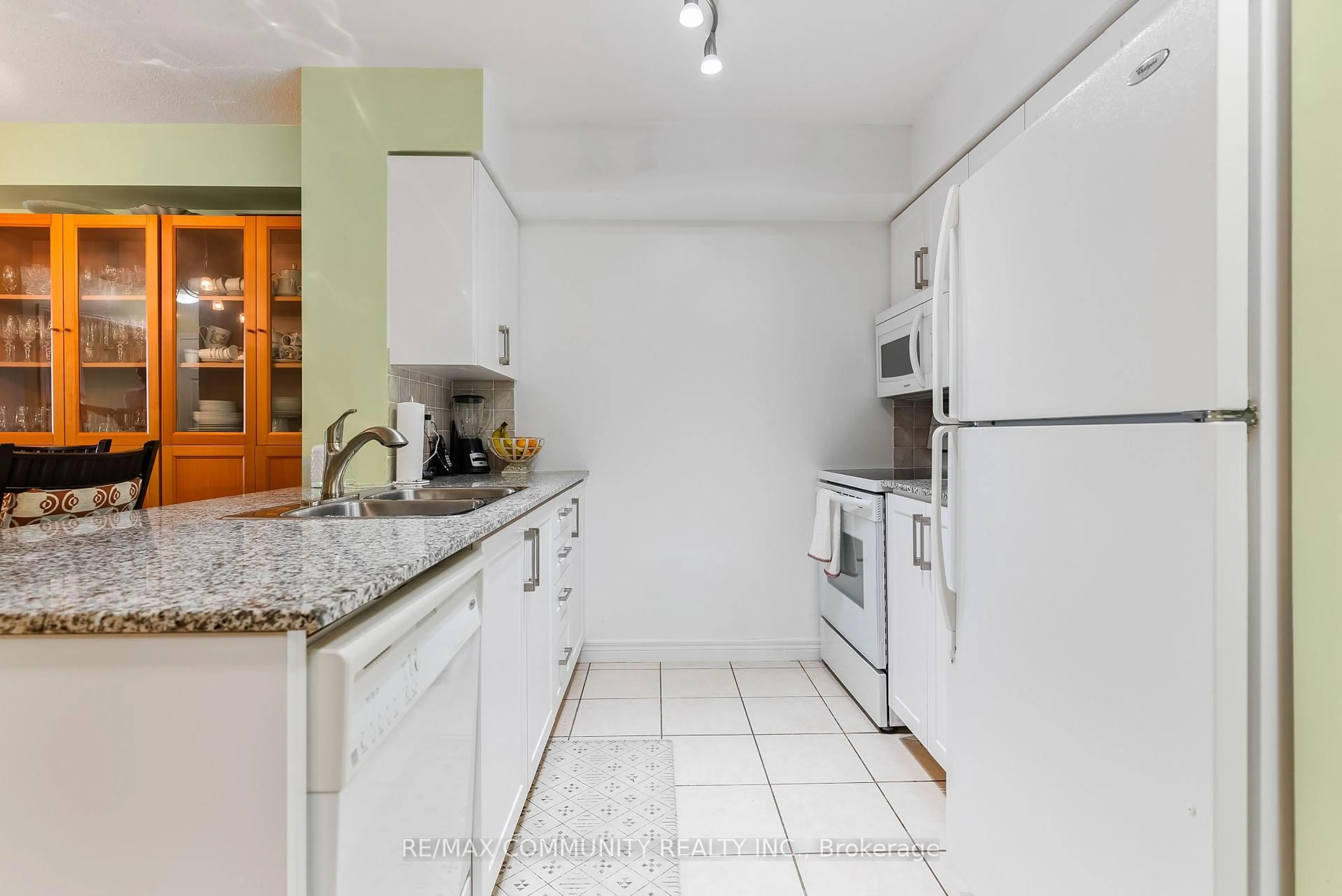 Standard kitchen, ceramic/tile floor for 83 Borough Dr #809, Toronto Ontario M1P 5E4