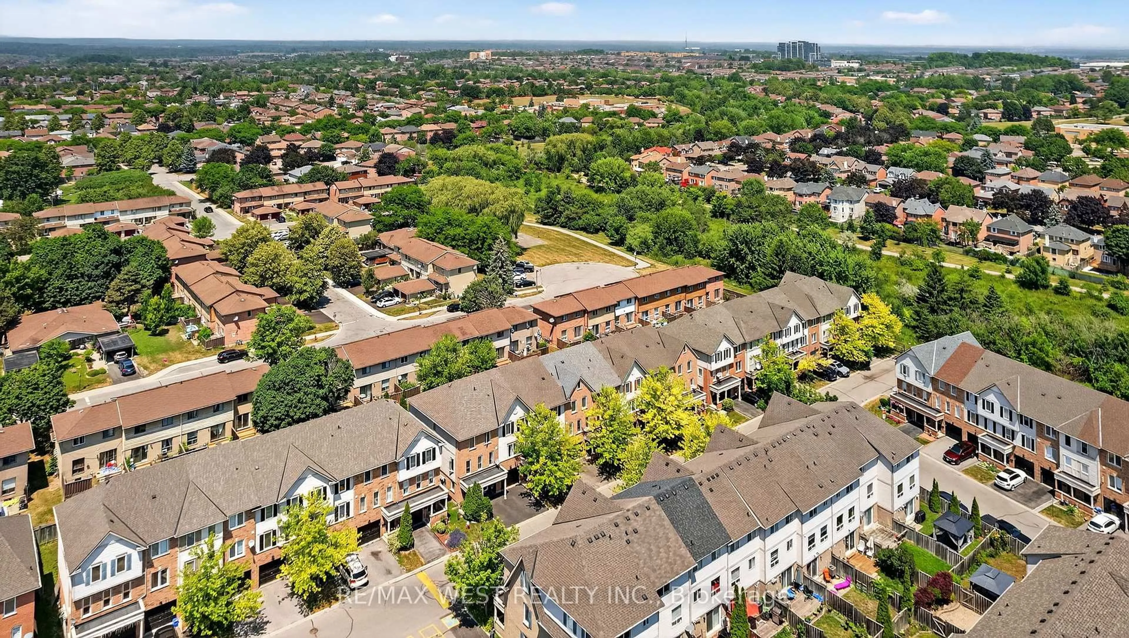 A pic from outside/outdoor area/front of a property/back of a property/a pic from drone, city buildings view from balcony for 48 Mcgonigal Lane, Ajax Ontario L1T 4G9