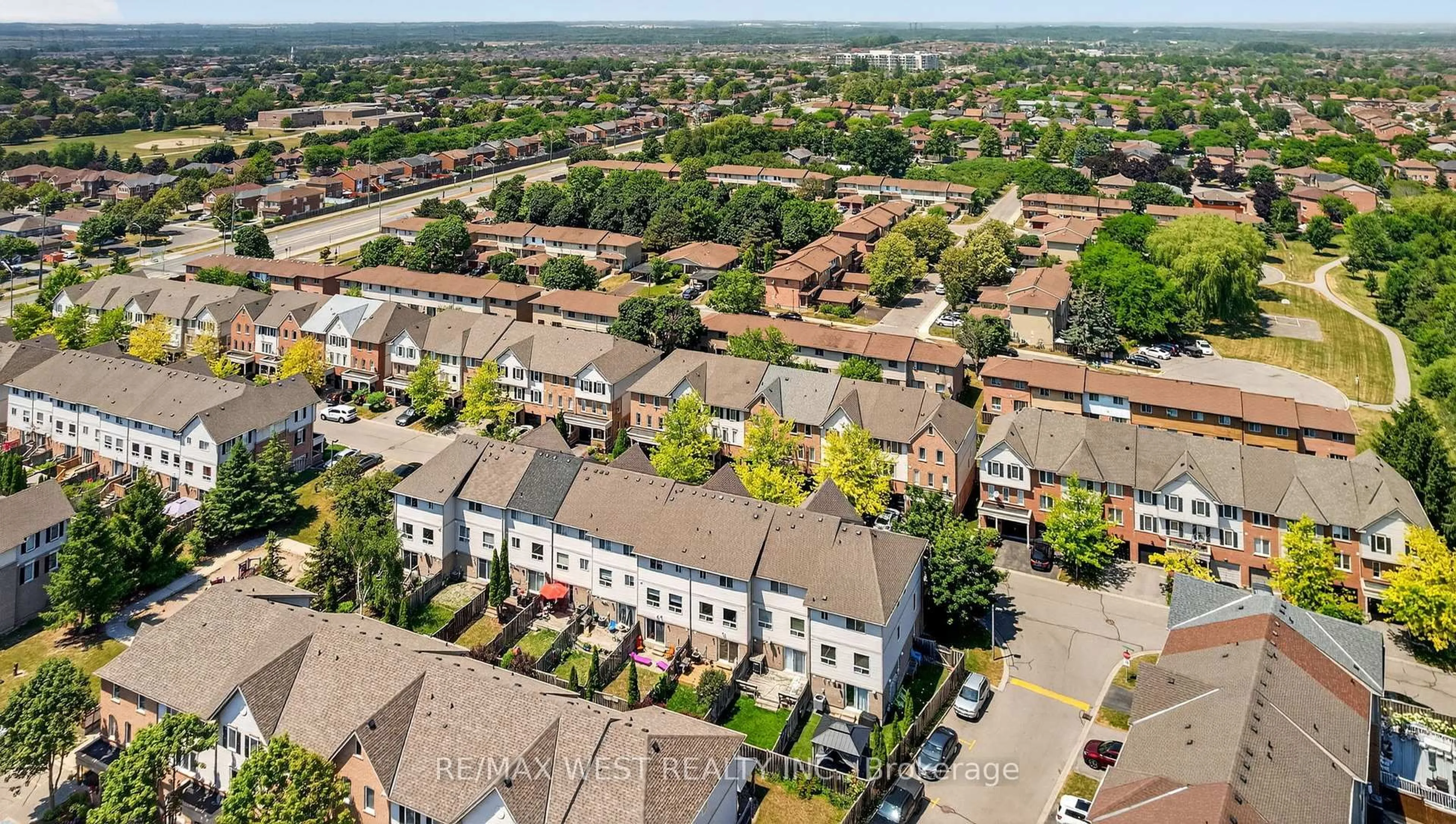 A pic from outside/outdoor area/front of a property/back of a property/a pic from drone, city buildings view from balcony for 48 Mcgonigal Lane, Ajax Ontario L1T 4G9