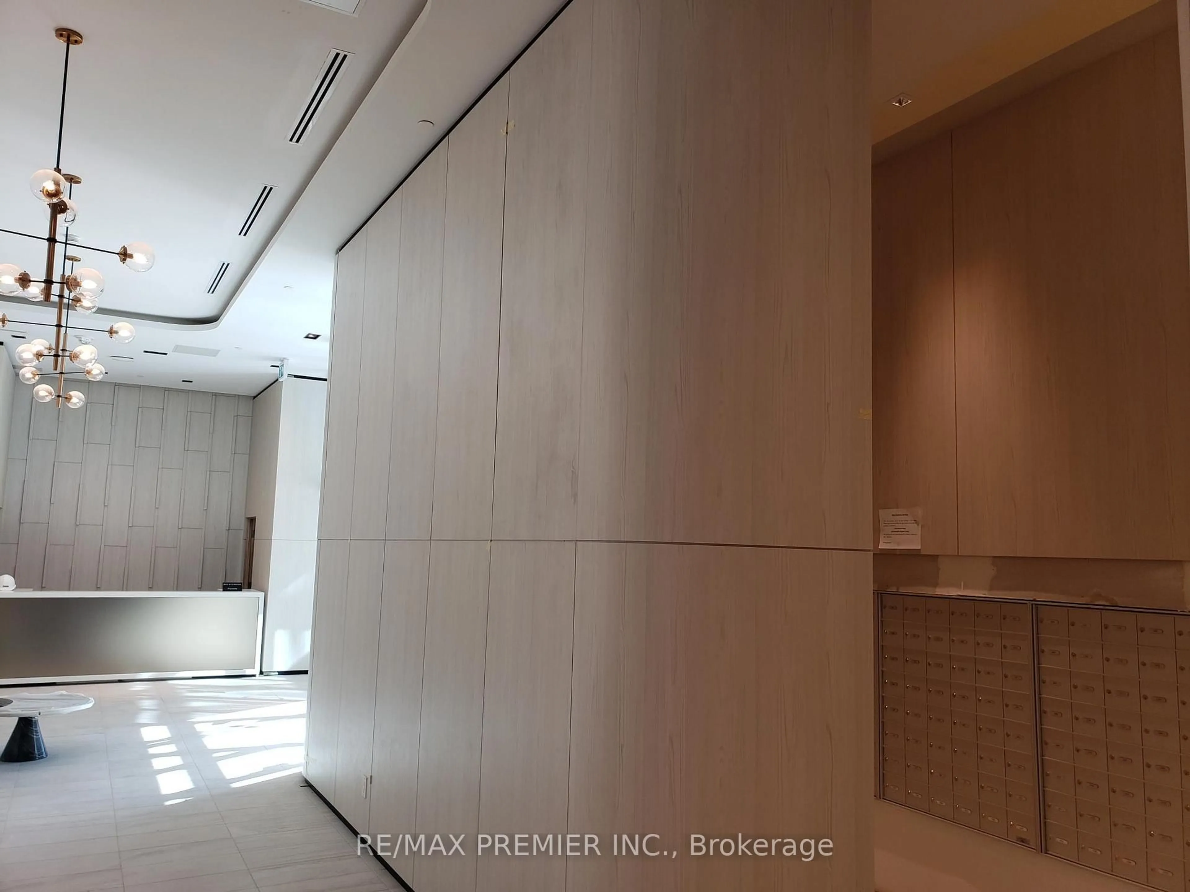 Indoor foyer for 1455 Celebration Dr #1003, Pickering Ontario L1W 1C3