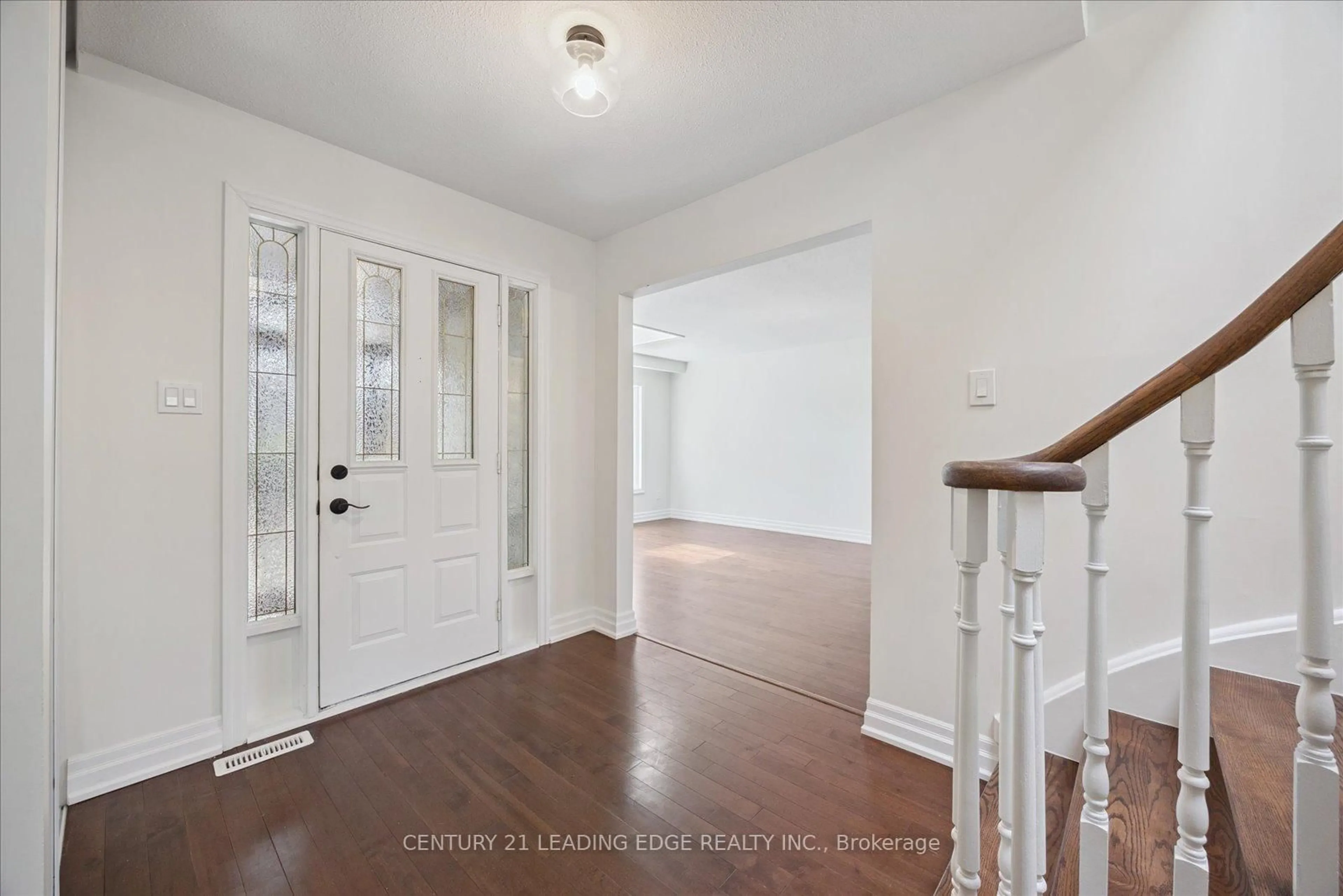Indoor entryway for 49 Farmhill Crt, Toronto Ontario M1B 2M1