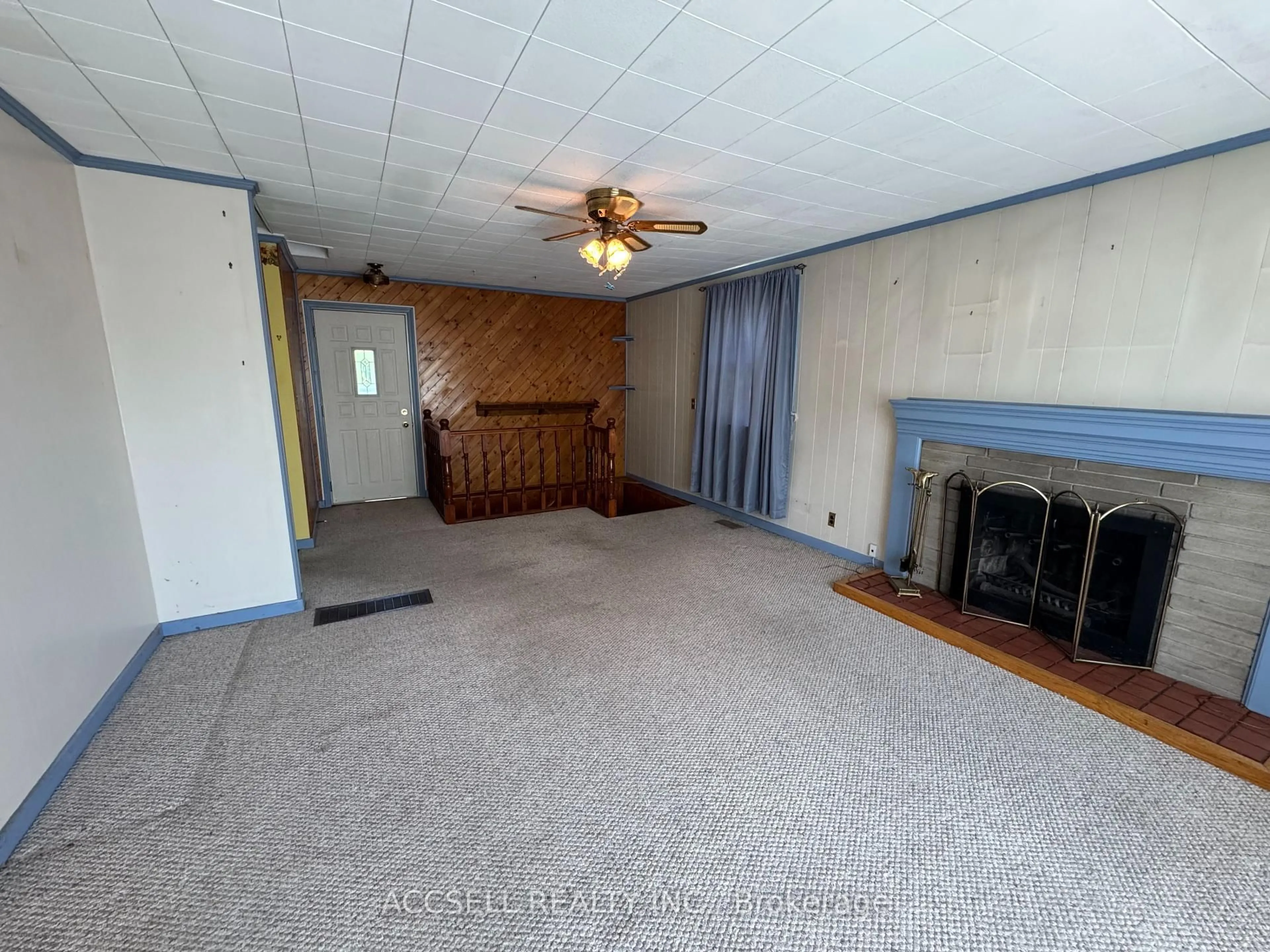 A pic of a room for 24 Switzer Dr, Oshawa Ontario L1G 3J1