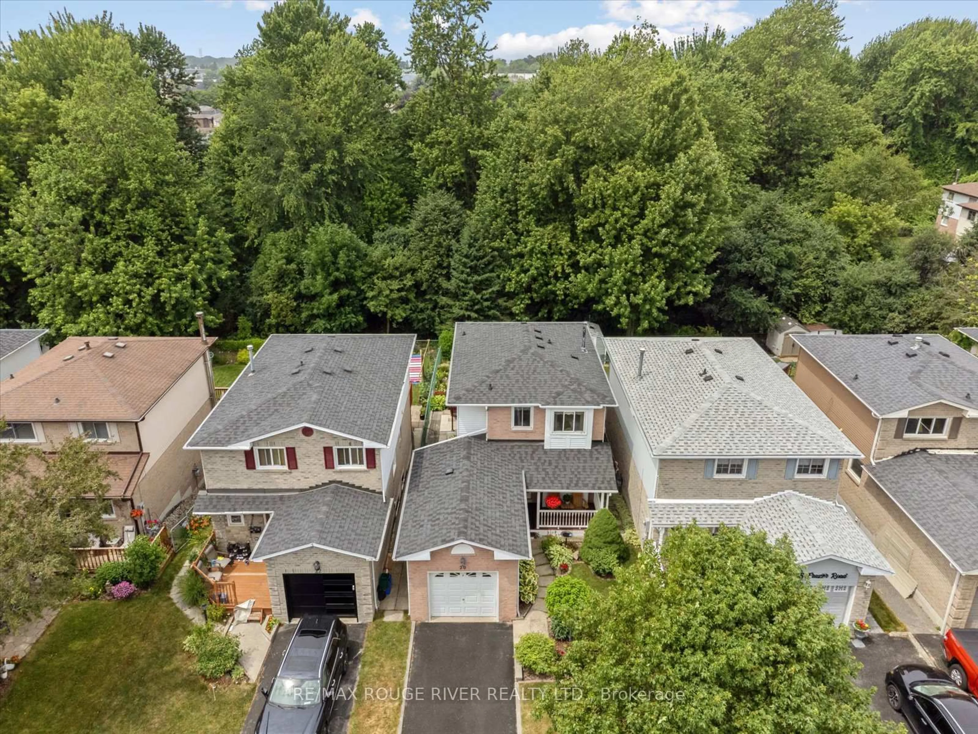 A pic from outside/outdoor area/front of a property/back of a property/a pic from drone, unknown for 20 Frazer Rd, Ajax Ontario L1S 4B2