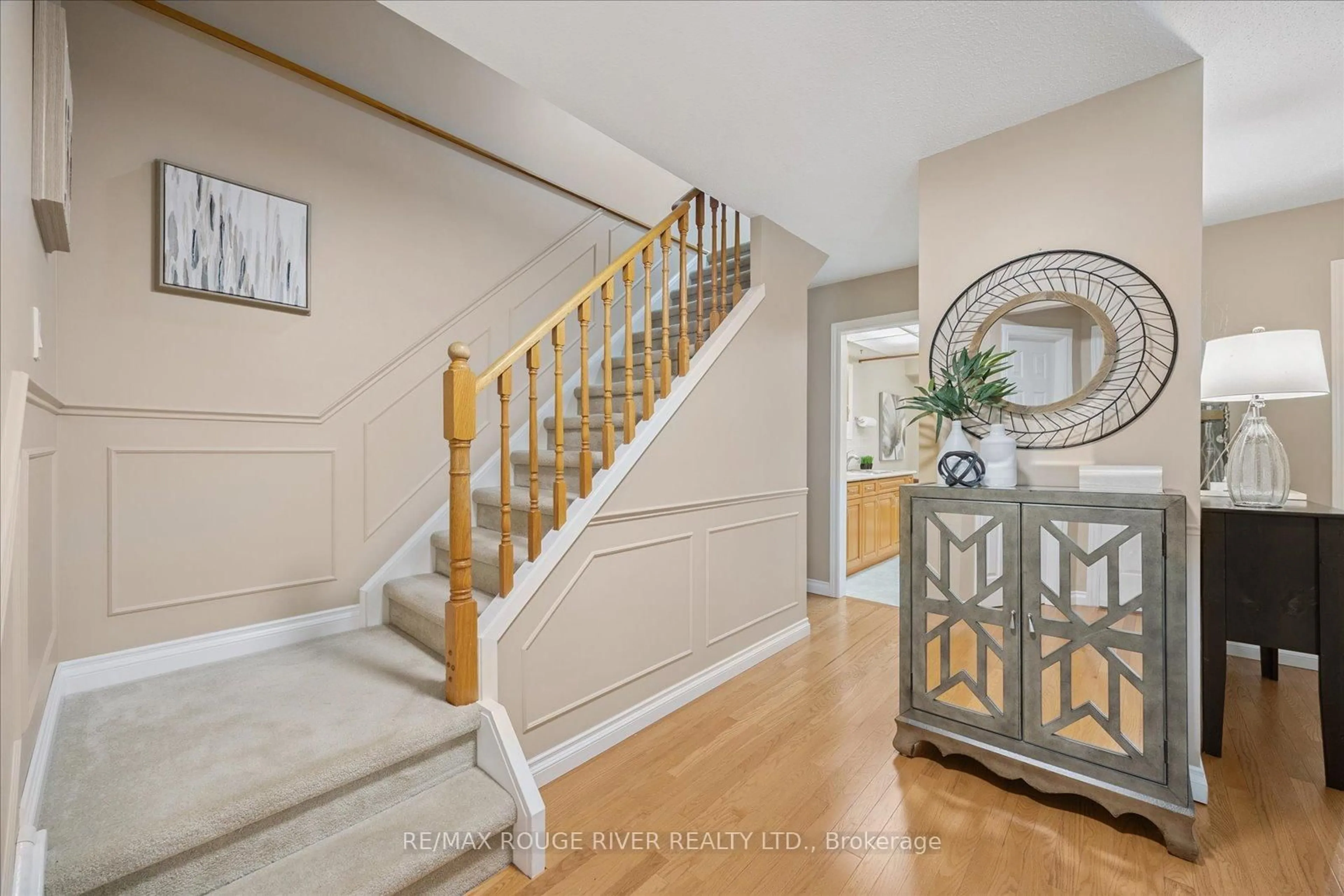 Indoor entryway for 20 Frazer Rd, Ajax Ontario L1S 4B2