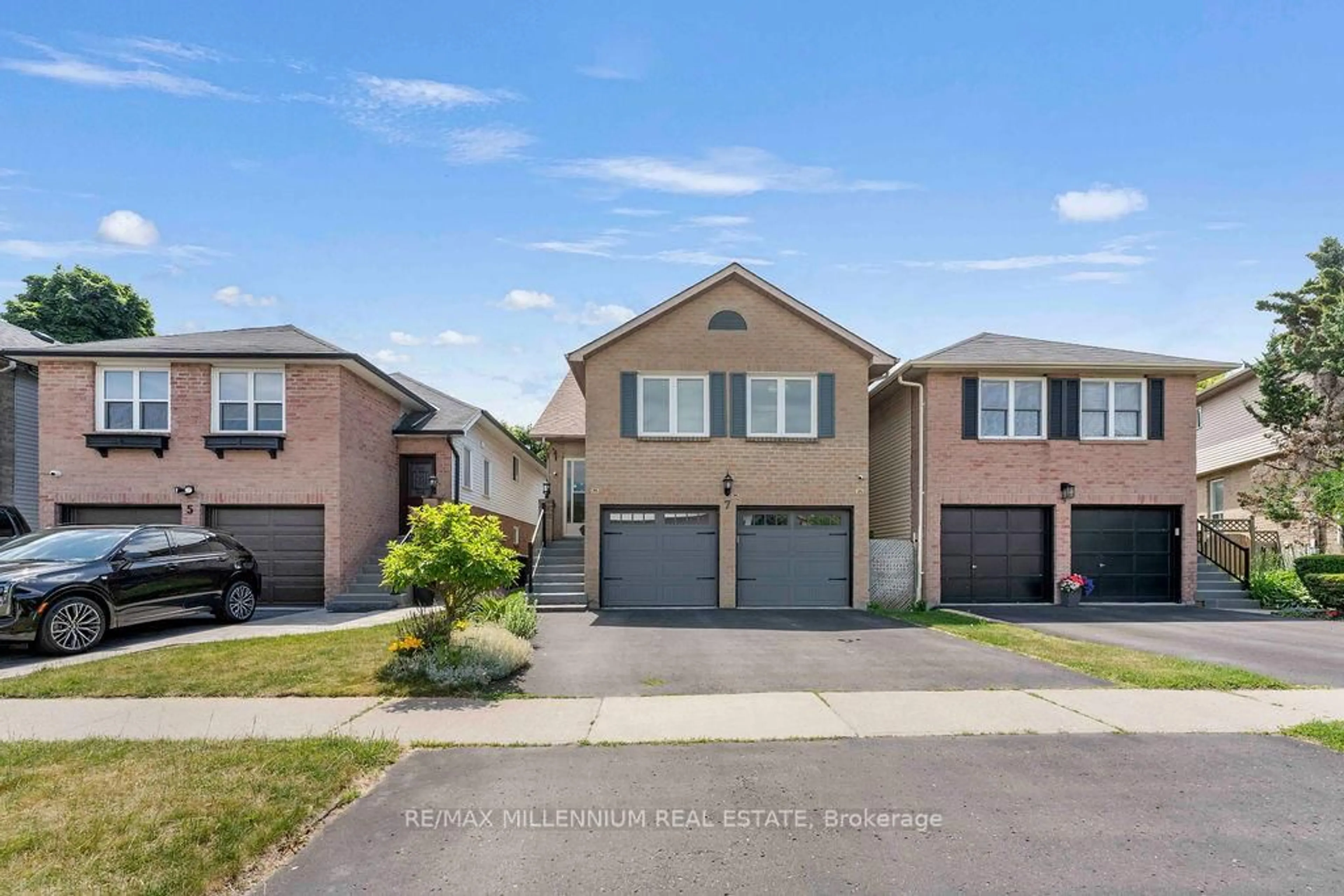 Unknown for 7 Empire Cres, Clarington Ontario L1E 1E4