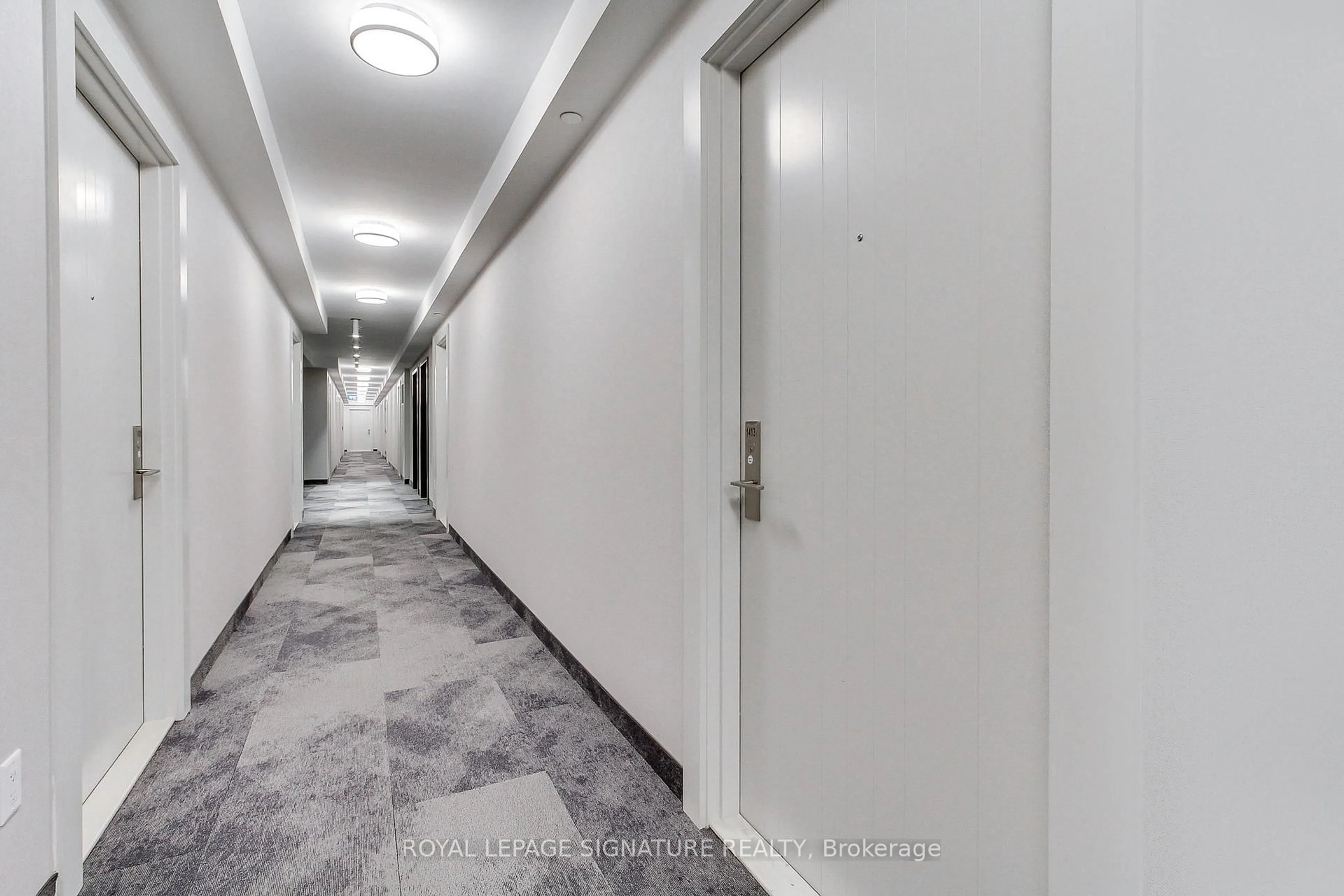 Indoor foyer for 2550 Simcoe St #1413, Oshawa Ontario L1L 0R5