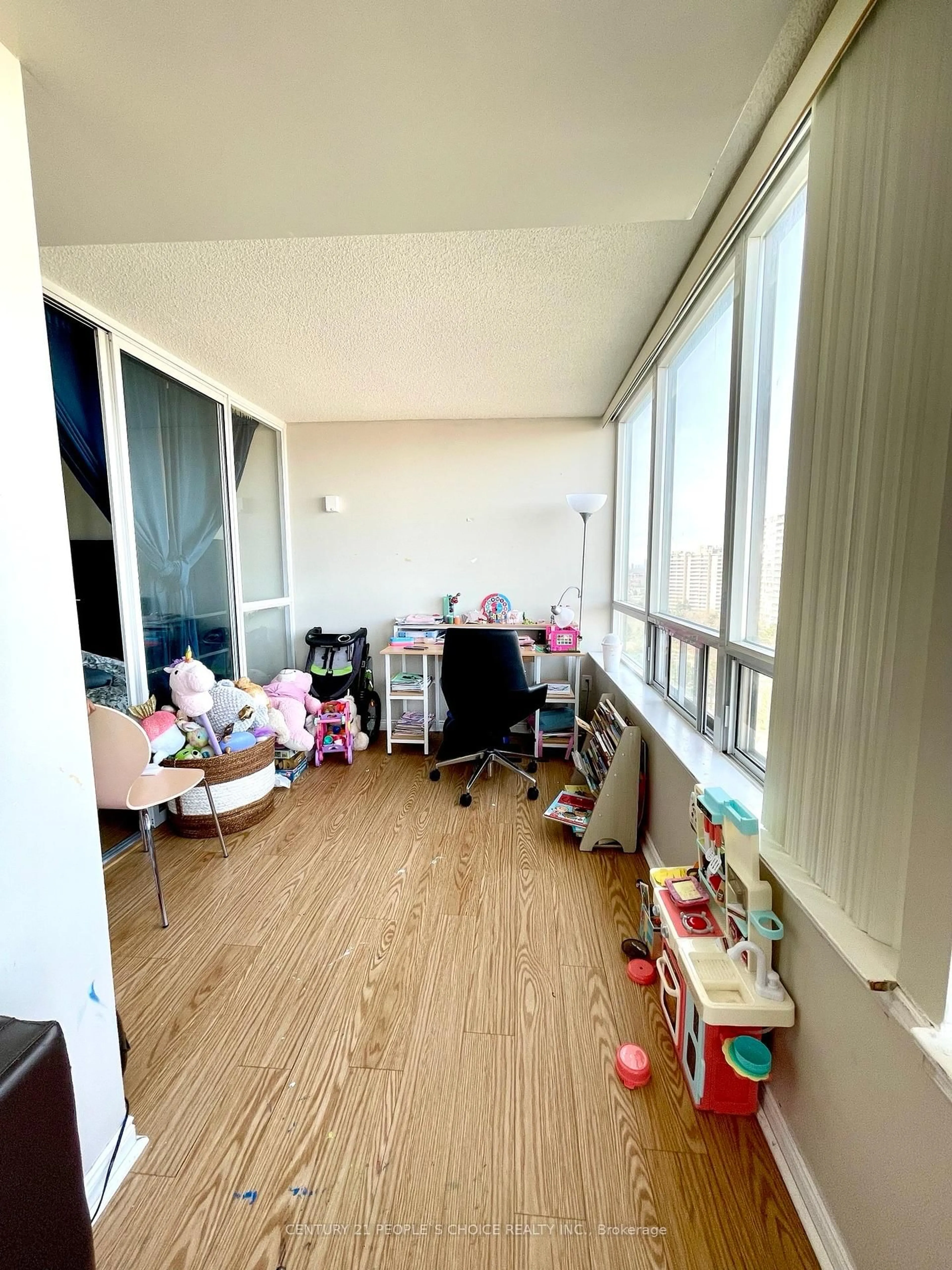 A pic of a room for 1 Greystone Walk Dr #1586, Toronto Ontario M1K 5J3
