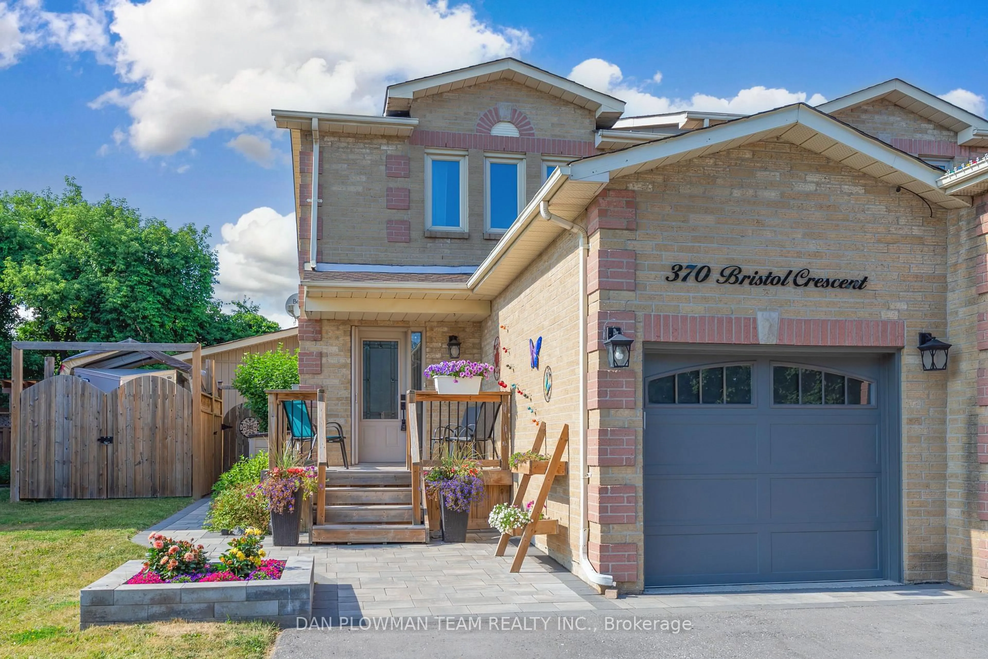 Home with brick exterior material, street for 370 Bristol Cres, Oshawa Ontario L1J 8J5