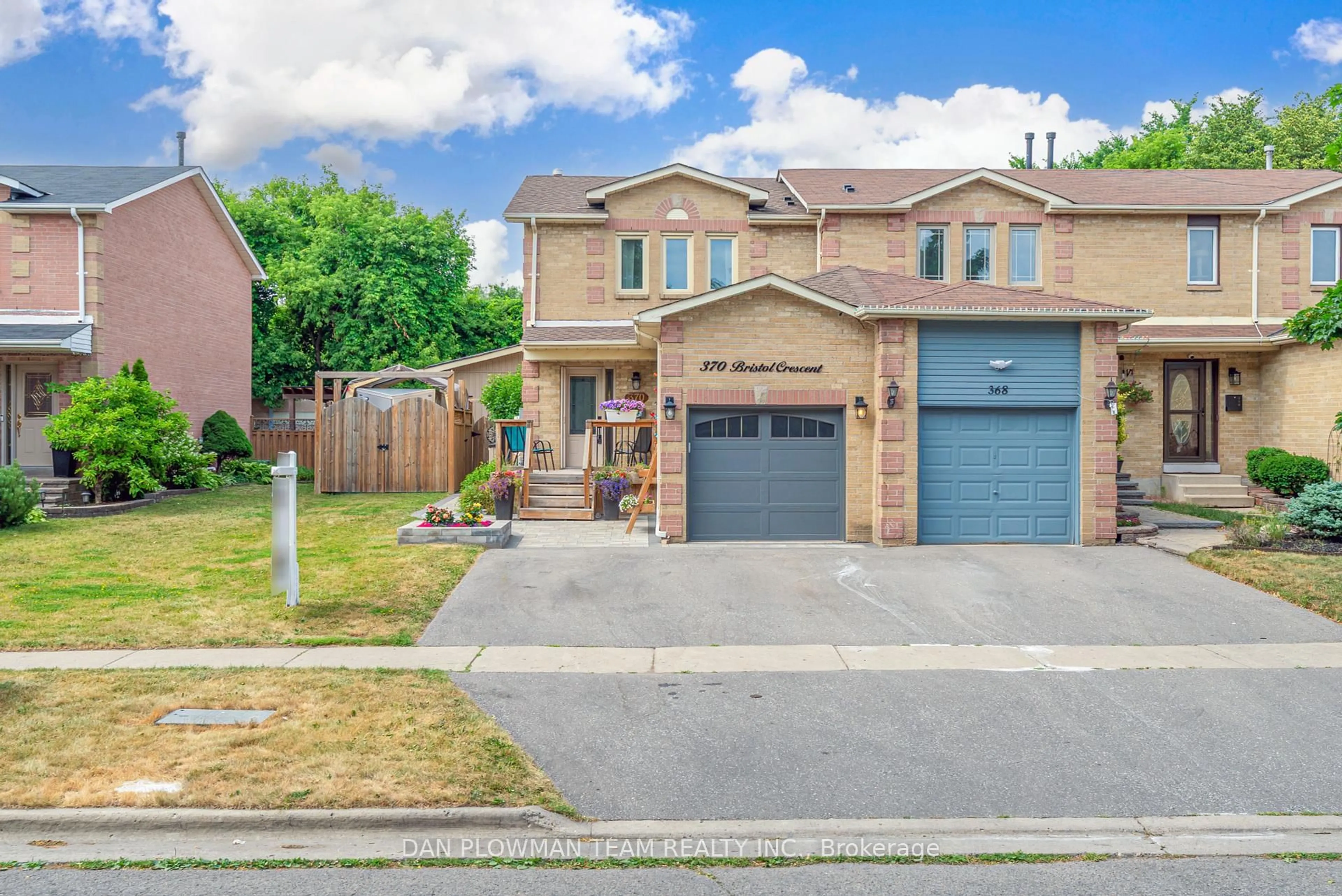 Home with brick exterior material, street for 370 Bristol Cres, Oshawa Ontario L1J 8J5
