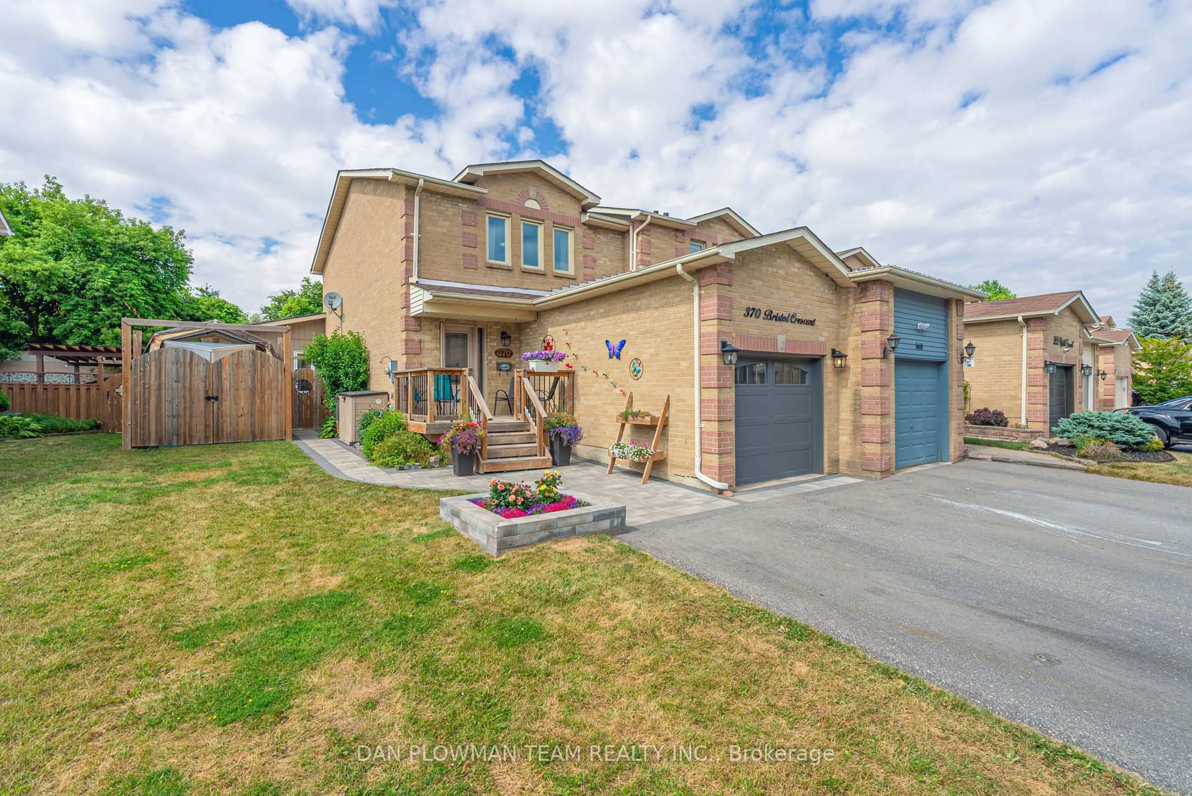Home with brick exterior material, street for 370 Bristol Cres, Oshawa Ontario L1J 8J5