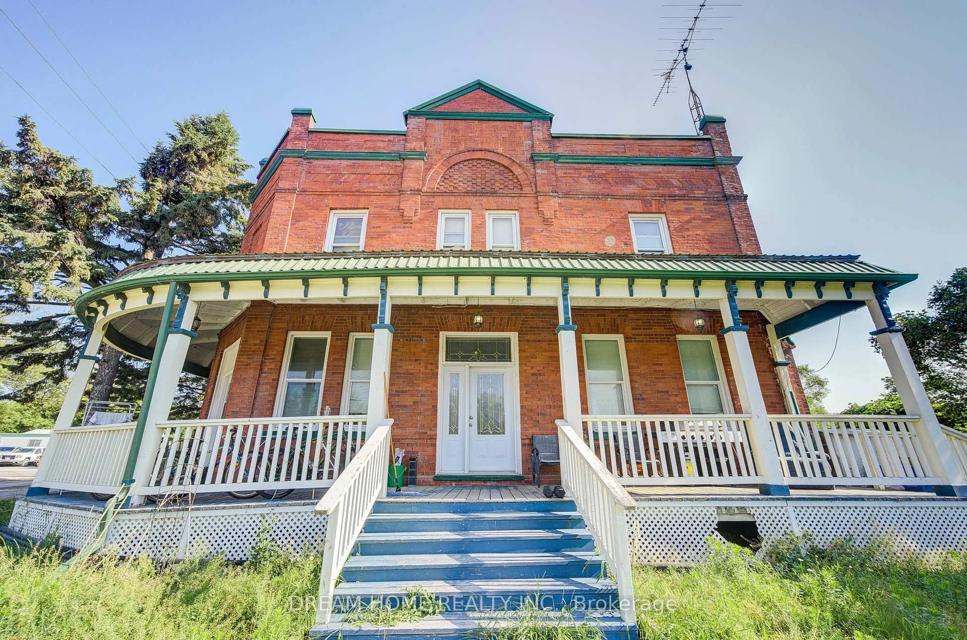 Home with brick exterior material, building for 185 Duke St, Clarington Ontario L1C 3K3