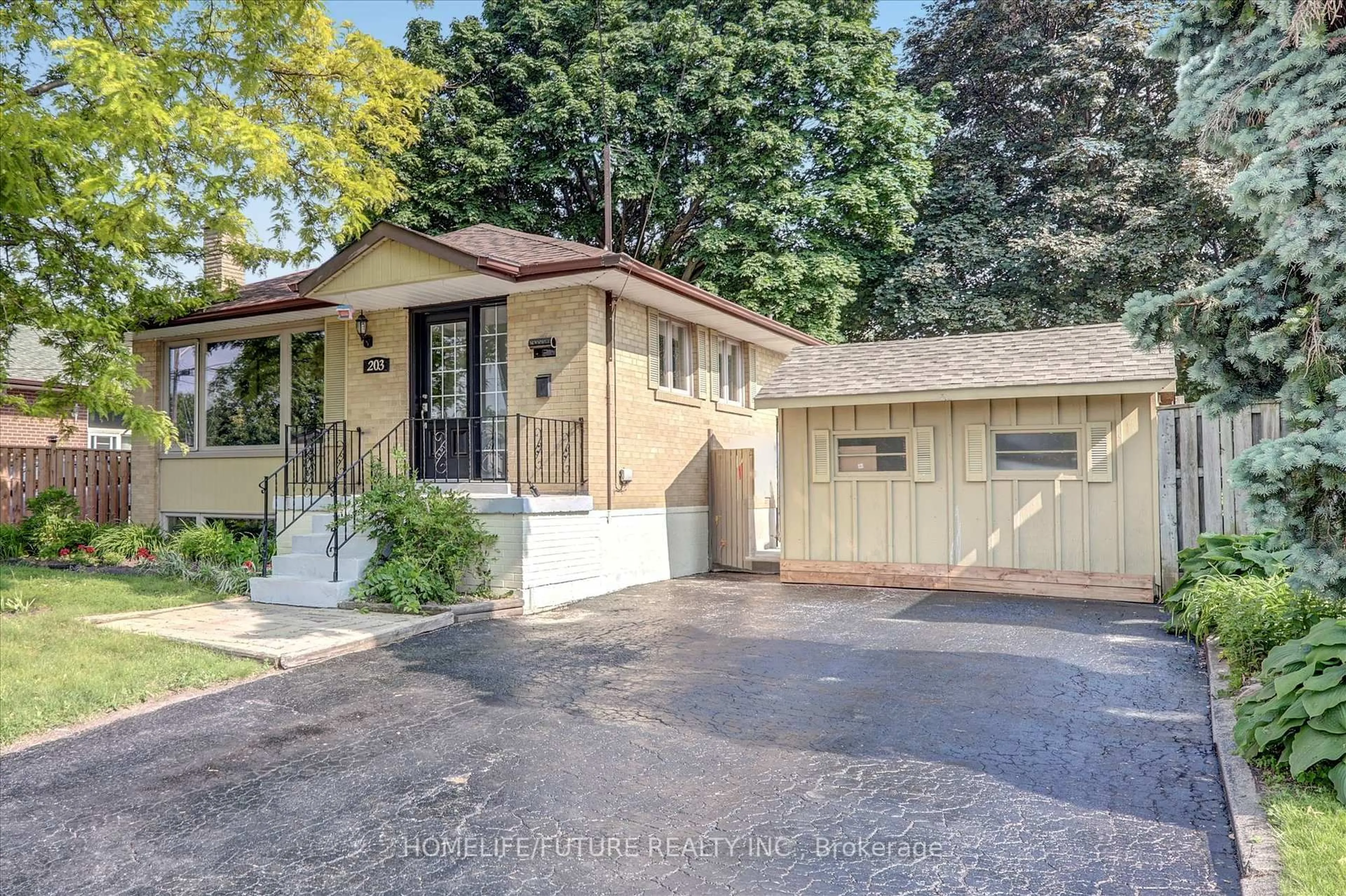 Unknown for 203 Crawforth St, Whitby Ontario L1N 3S4