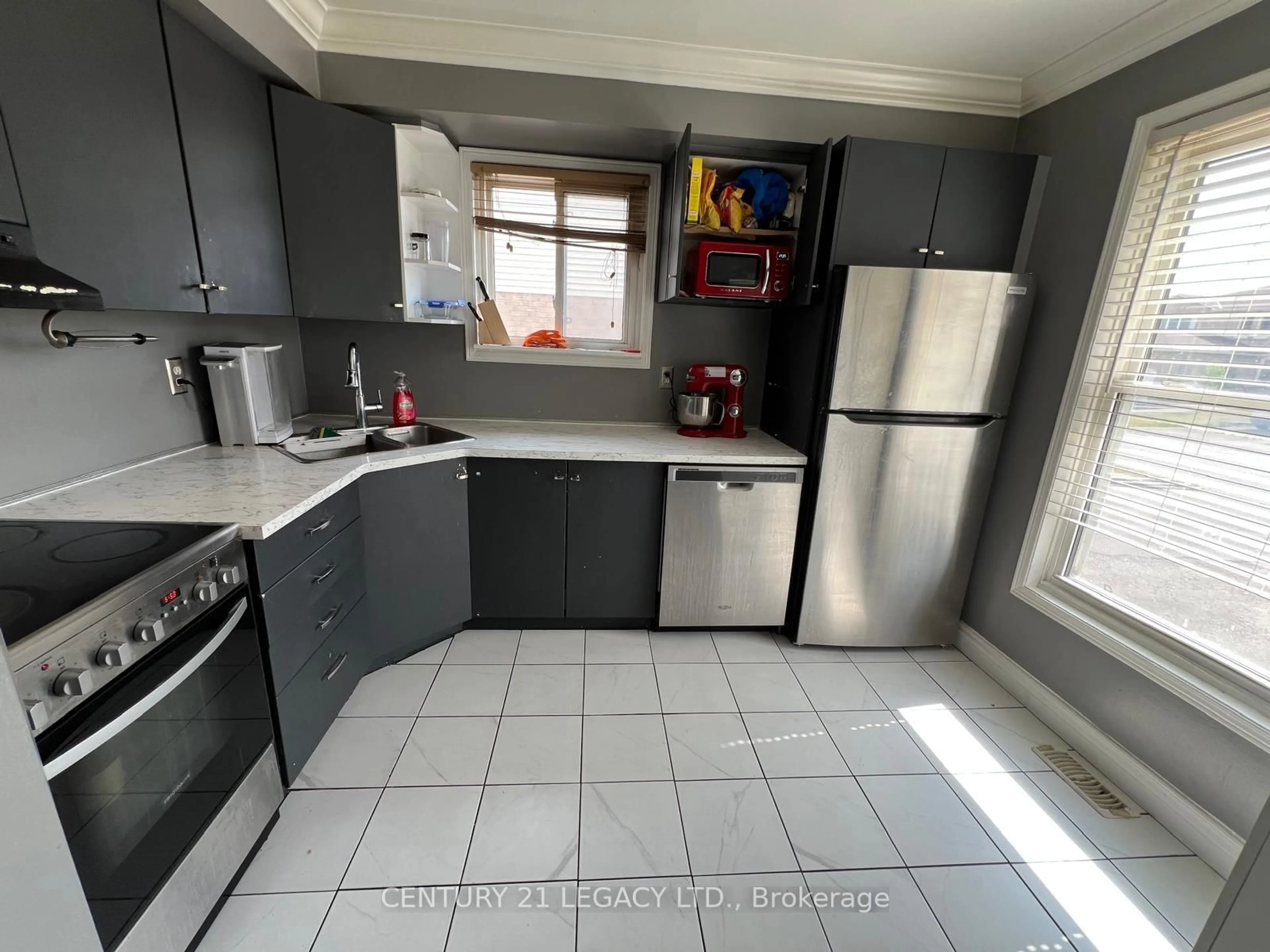 Standard kitchen, unknown for 1544 Connery Cres, Oshawa Ontario L1J 8G1