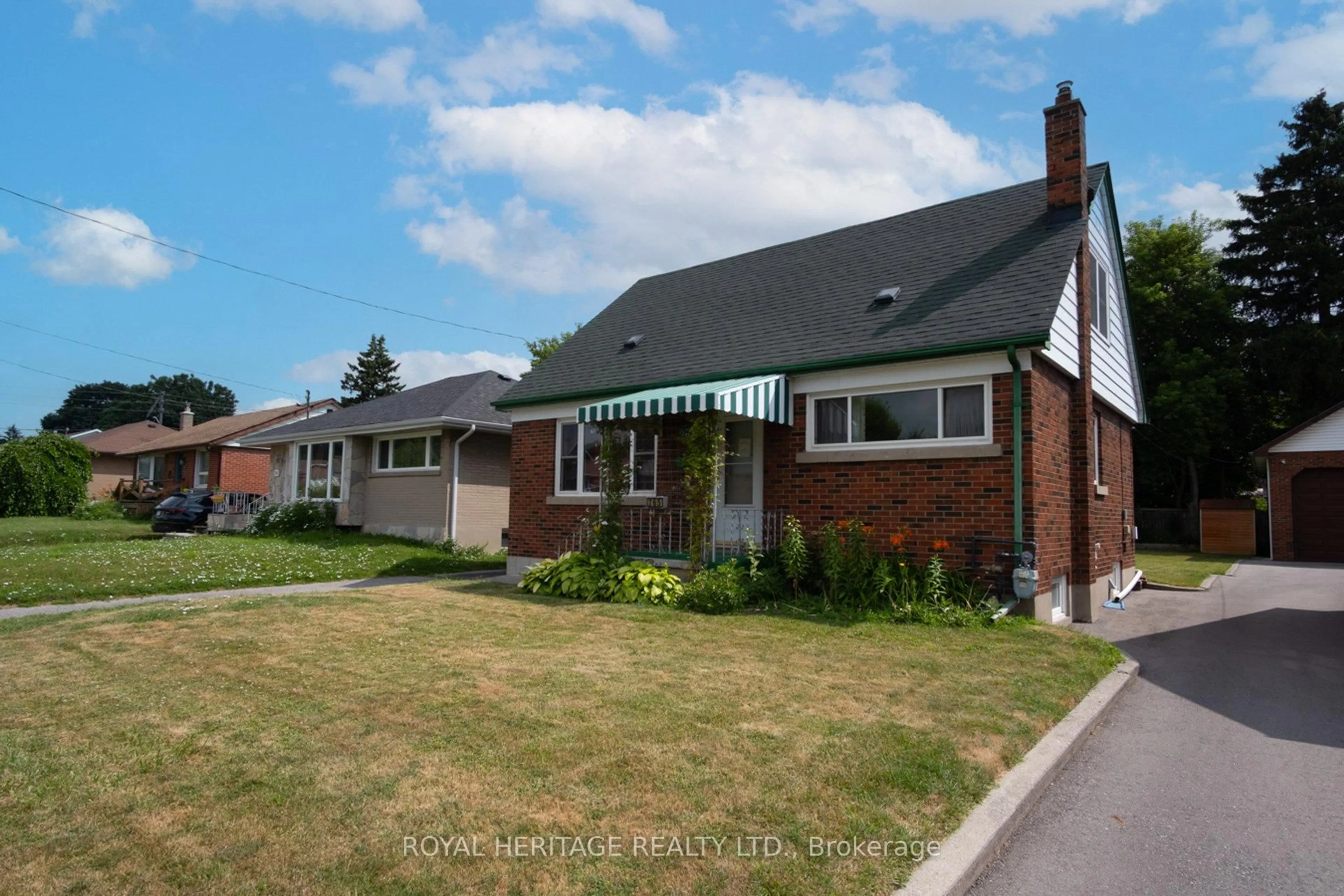 Home with brick exterior material, street for 265 Wilson Rd, Oshawa Ontario L1H 6C4