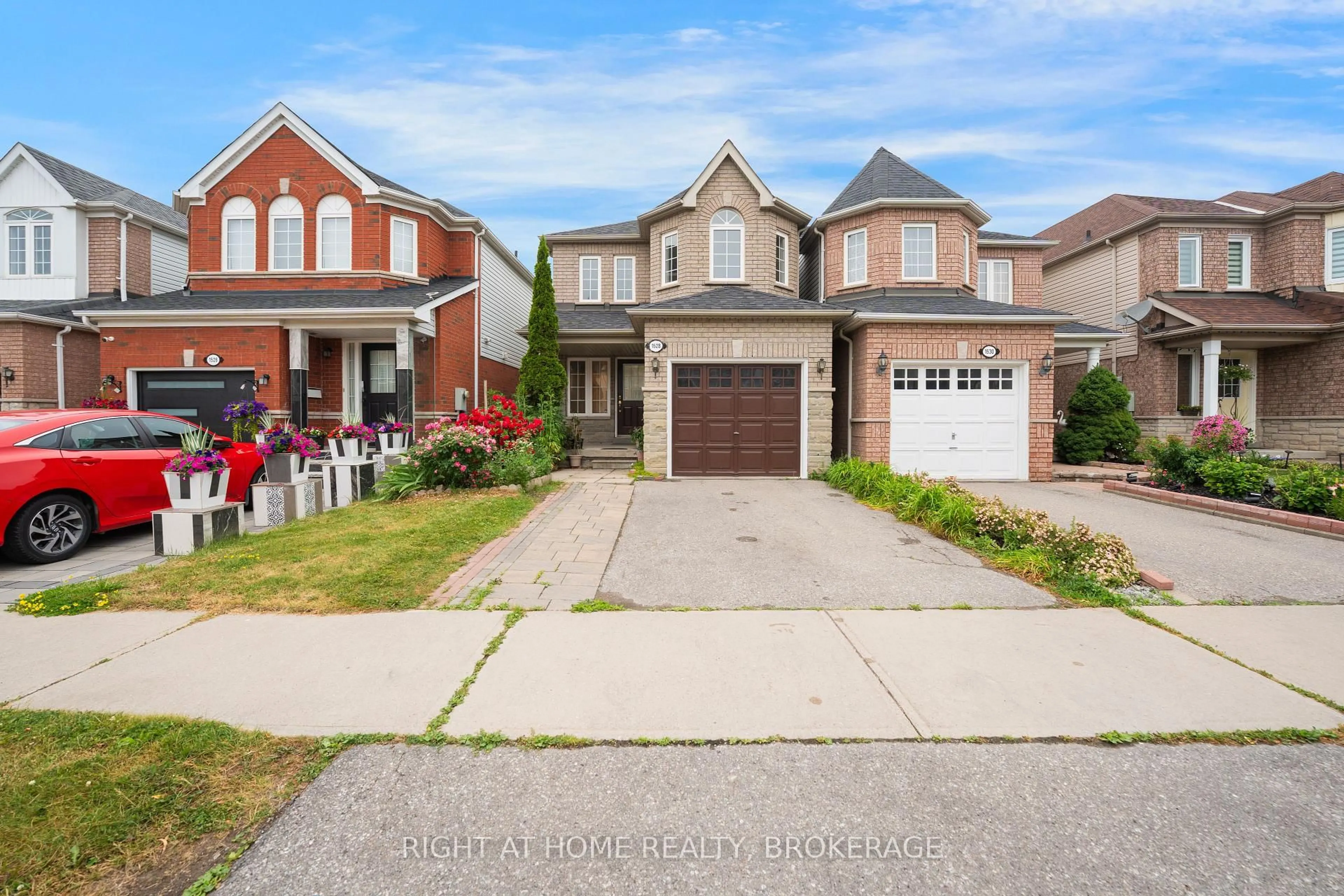 Home with brick exterior material, street for 1528 Avonmore Sq, Pickering Ontario L1V 7H3