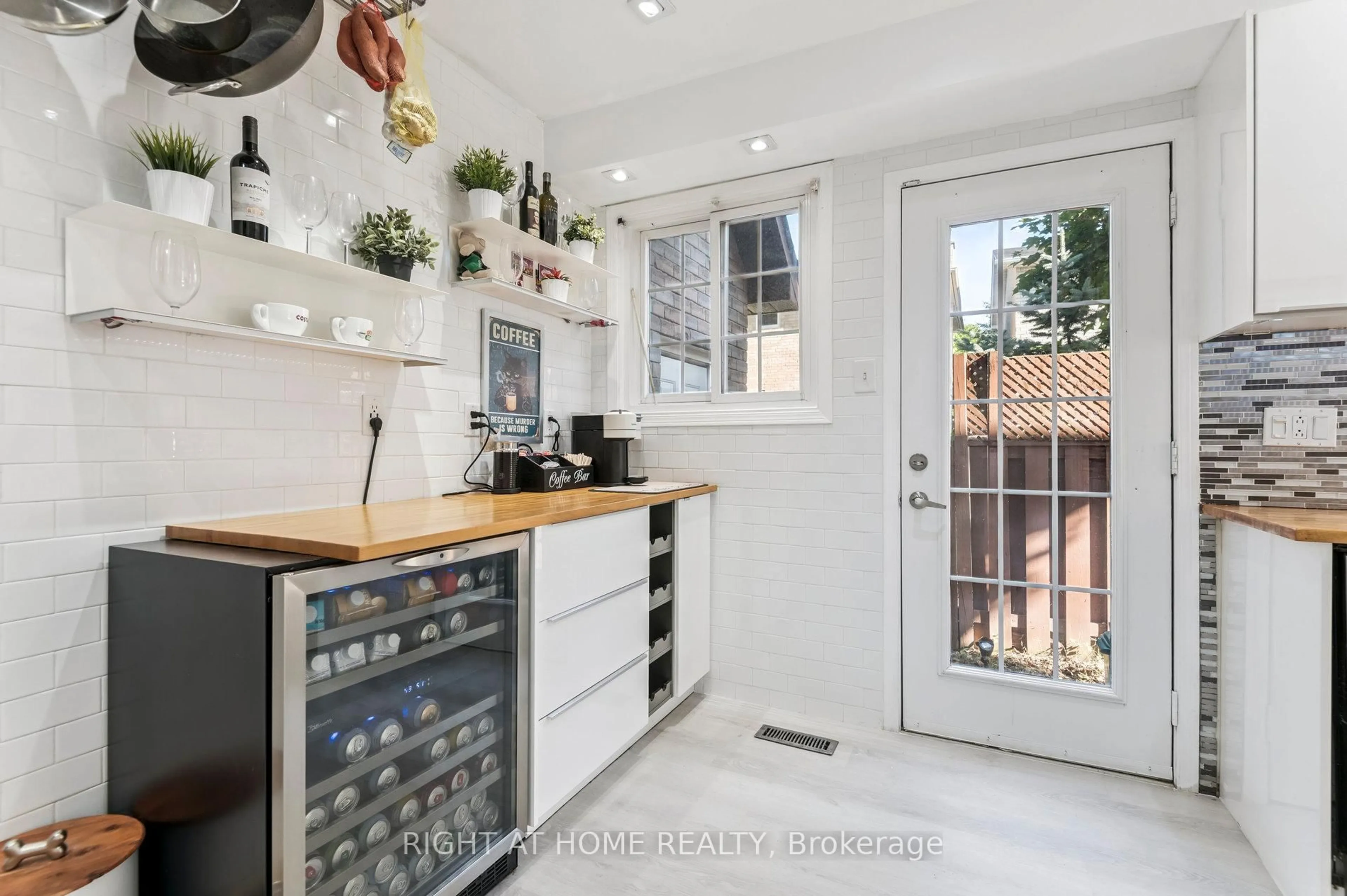 Contemporary kitchen, ceramic/tile floor for 4 Oxhorn Rd, Toronto Ontario M1C 3L5