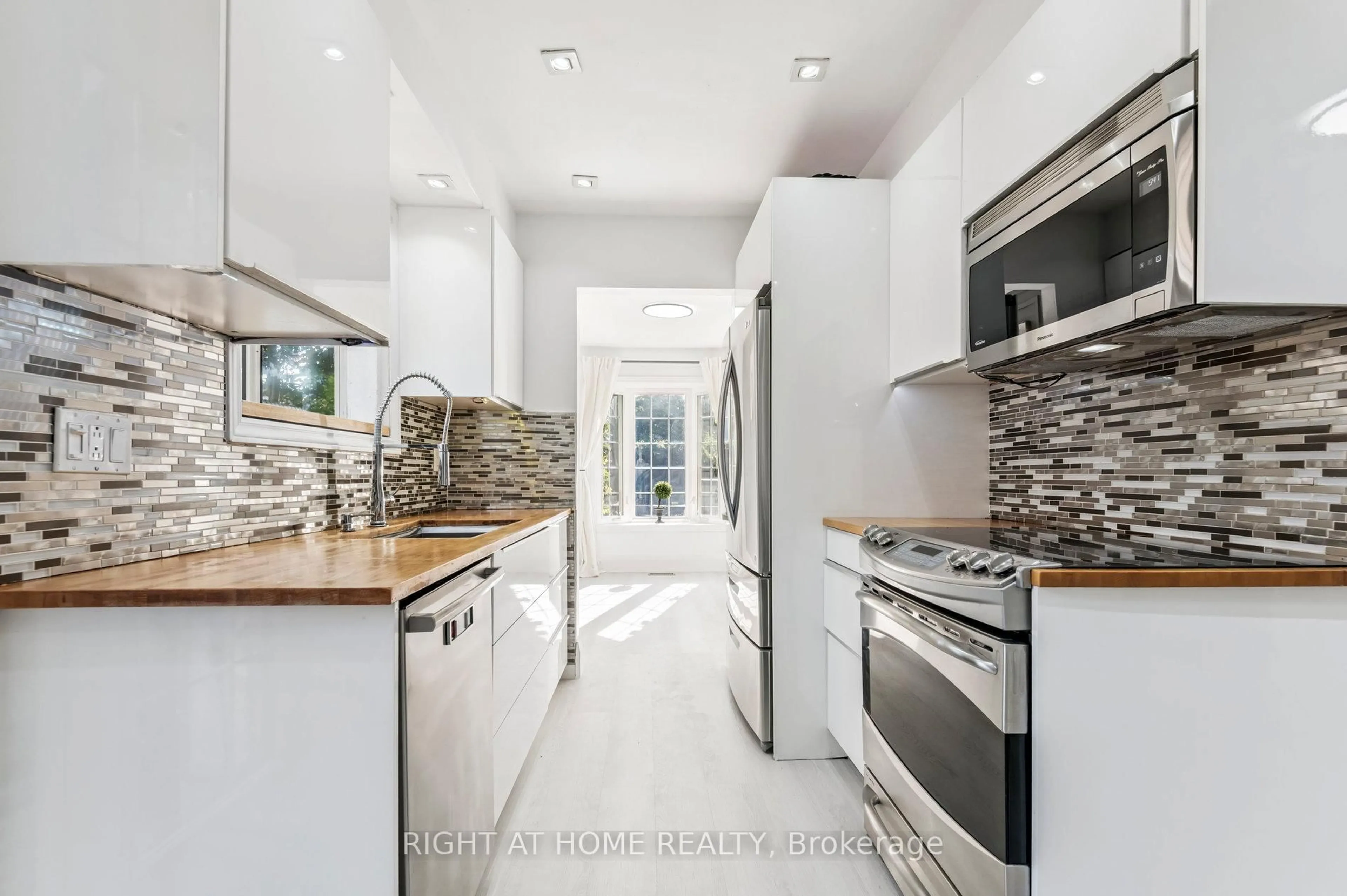 Contemporary kitchen, ceramic/tile floor for 4 Oxhorn Rd, Toronto Ontario M1C 3L5