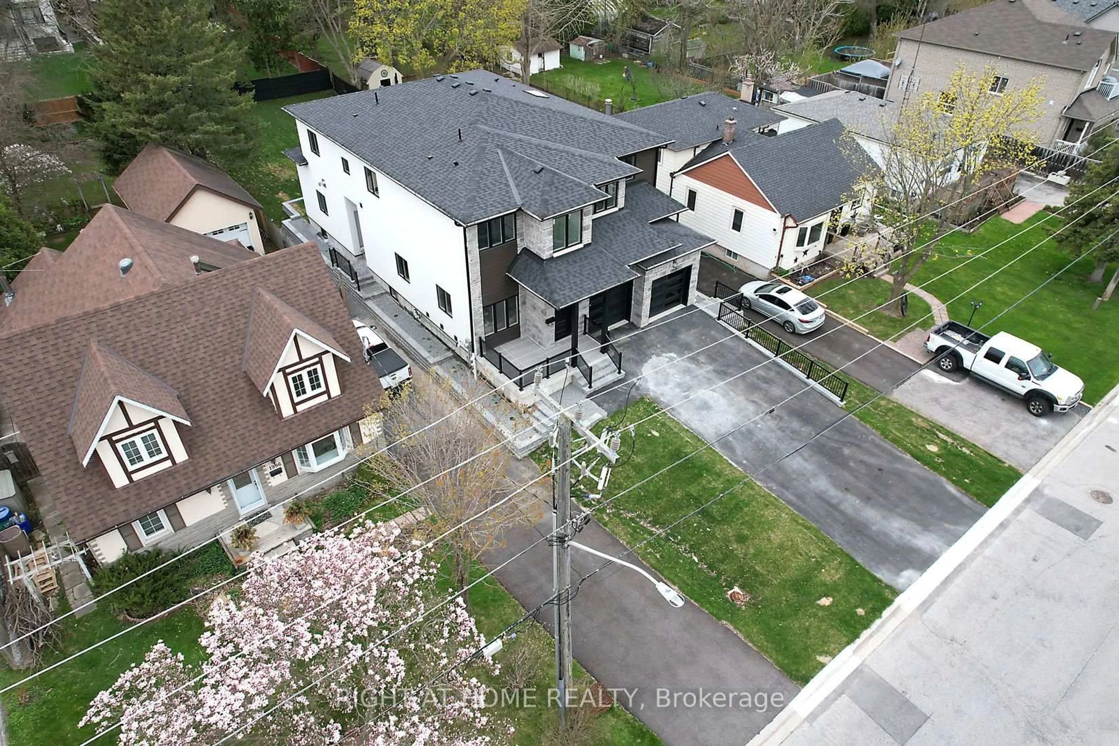 A pic from outside/outdoor area/front of a property/back of a property/a pic from drone, street for 1988 Royal Rd, Pickering Ontario L1V 1Y2