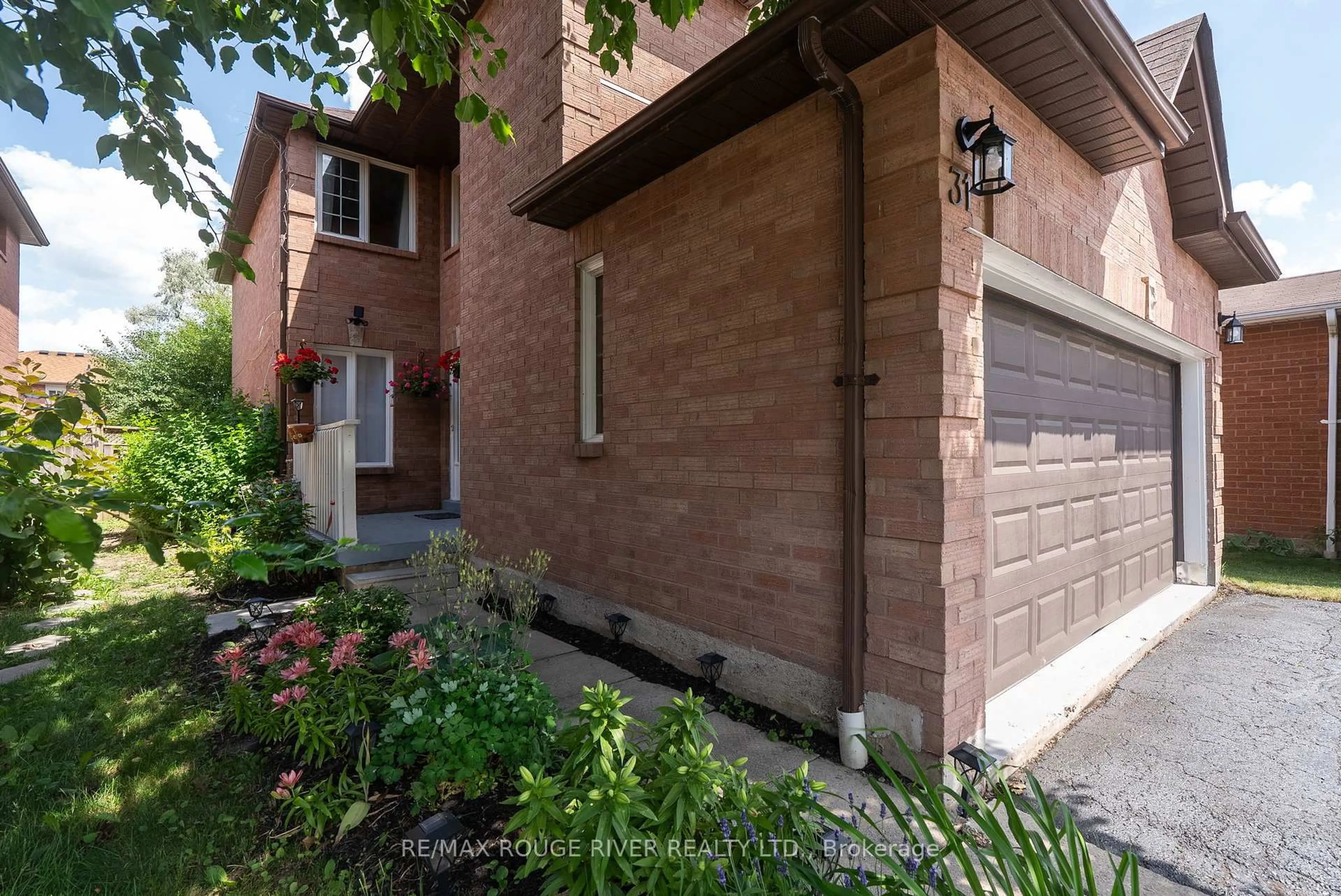 Home with brick exterior material, street for 31 Sharp Cres, Ajax Ontario L1T 3R1