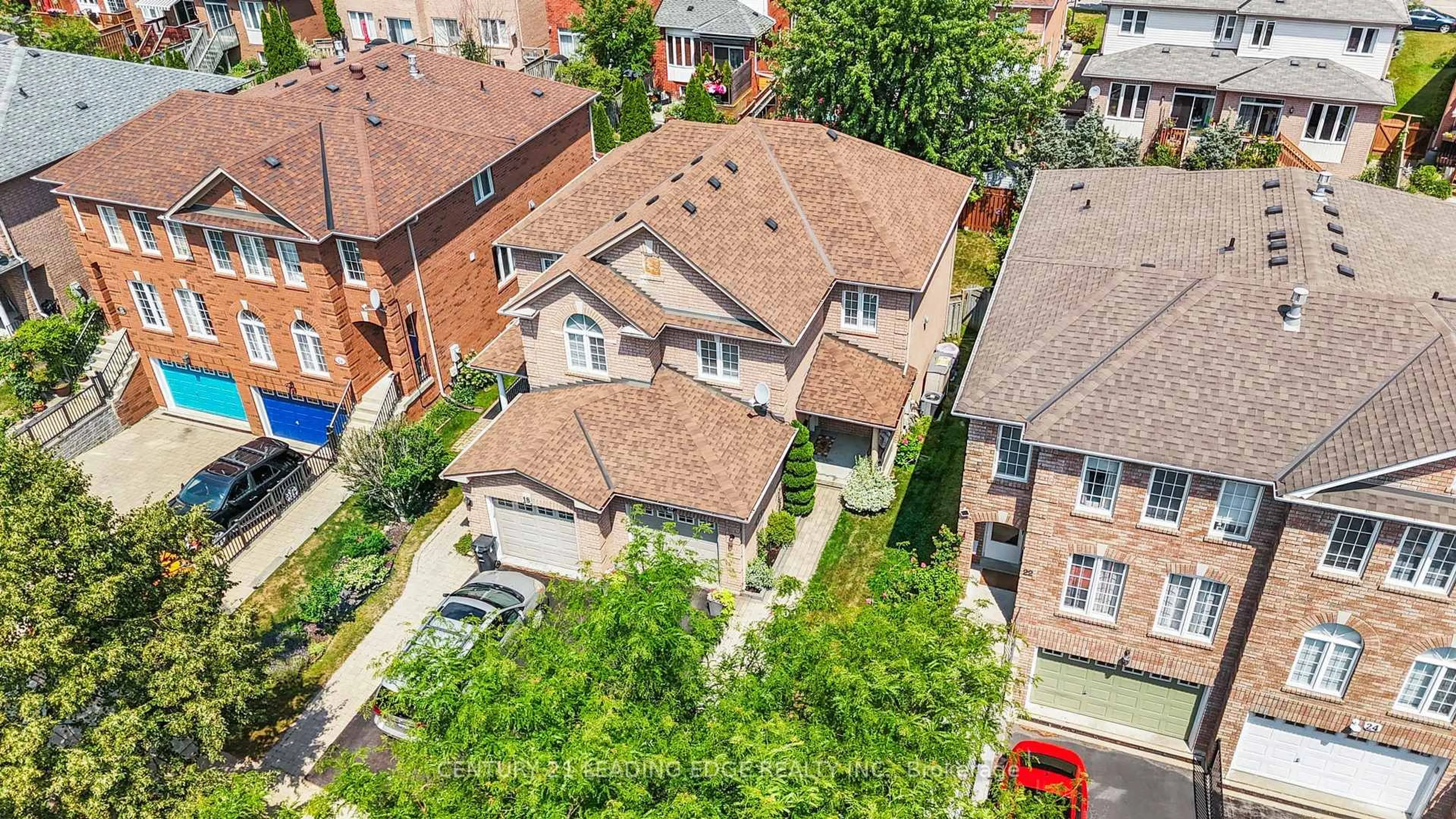 A pic from outside/outdoor area/front of a property/back of a property/a pic from drone, street for 20 Vianney Ave, Toronto Ontario M1L 4V4