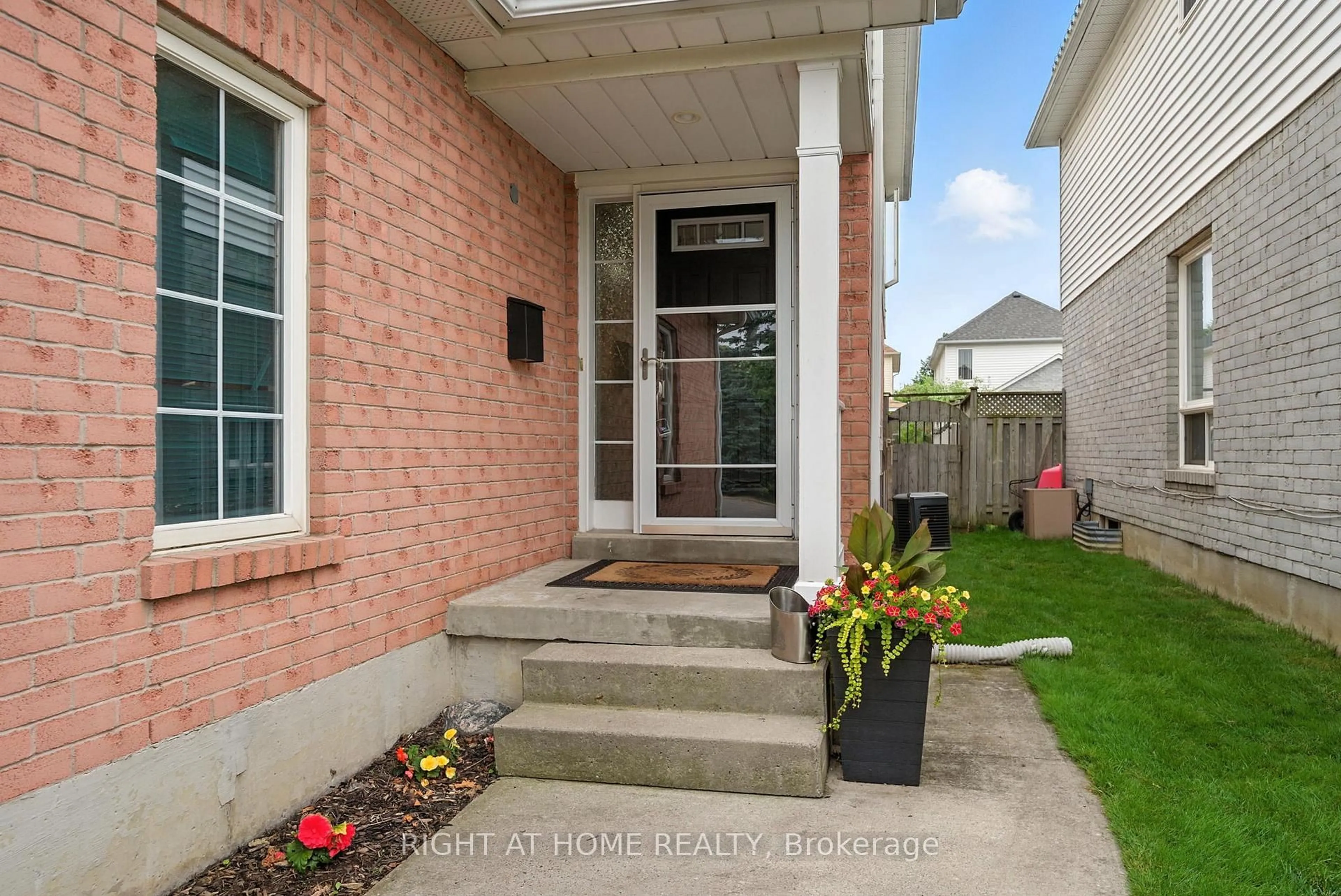 Unknown for 524 Hartgrove Lane, Oshawa Ontario L1K 2N3