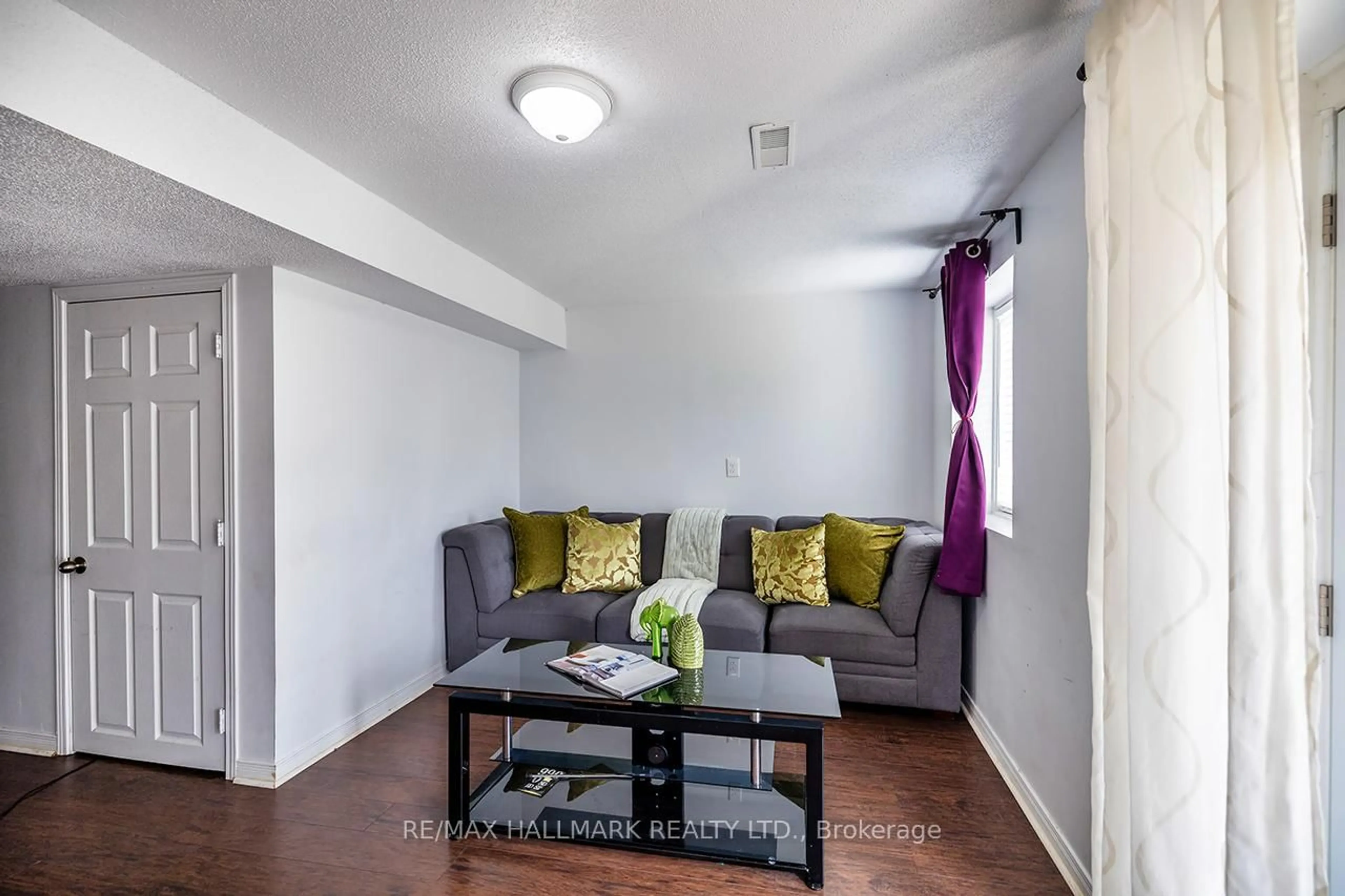 Living room with furniture, unknown for 1389 Woodstream Ave, Oshawa Ontario L1K 0N6