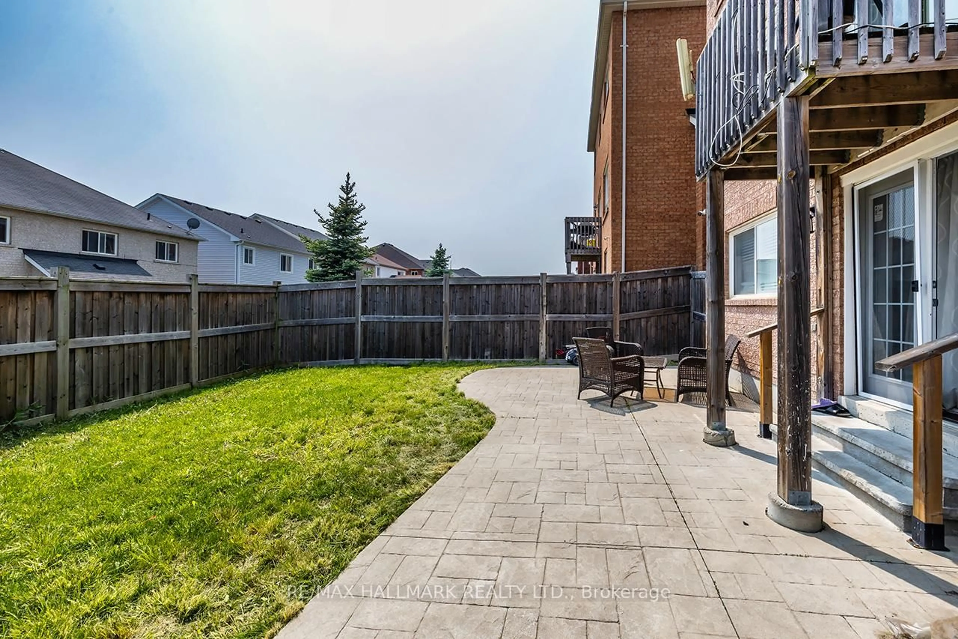 Patio, unknown for 1389 Woodstream Ave, Oshawa Ontario L1K 0N6