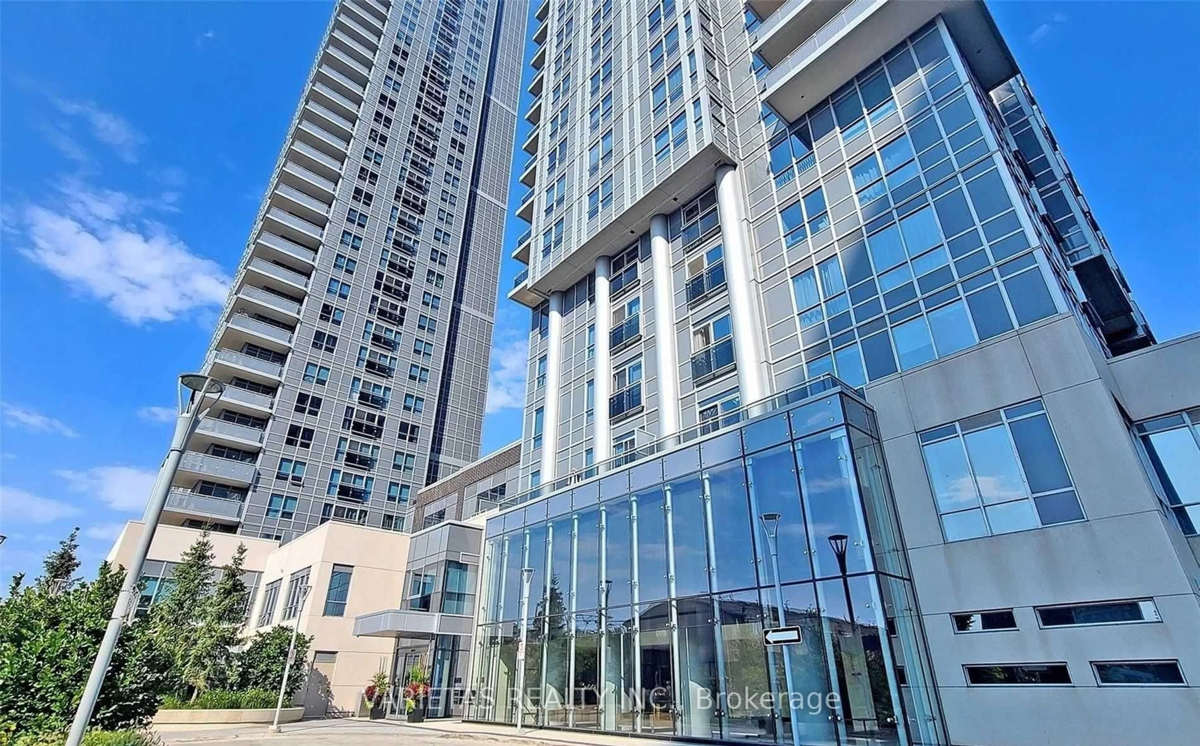 Indoor foyer for 275 Village Green Sq #1321, Toronto Ontario M1S 0L8