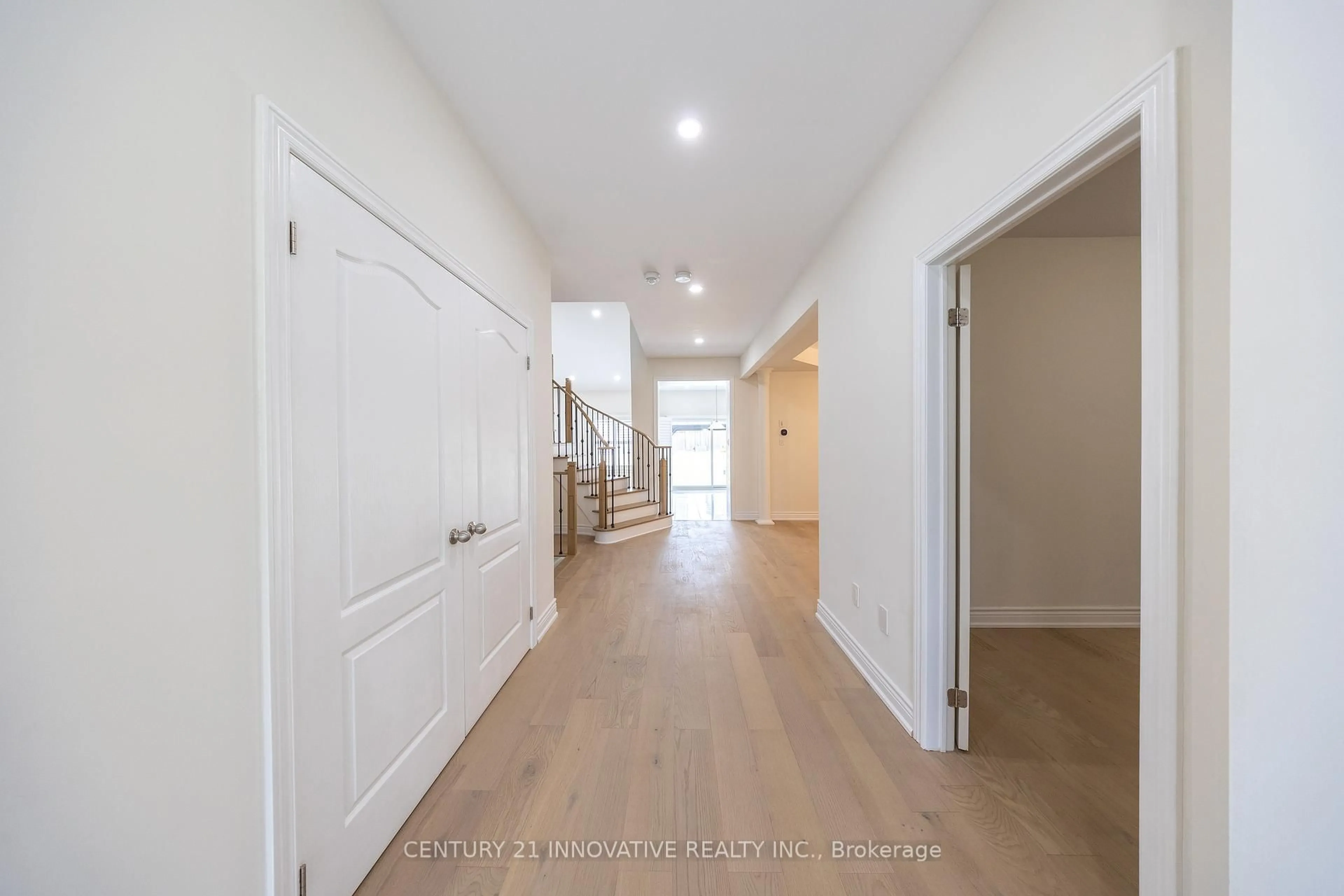 Indoor entryway for 1980 Kurelo Dr, Oshawa Ontario L1K 0W8