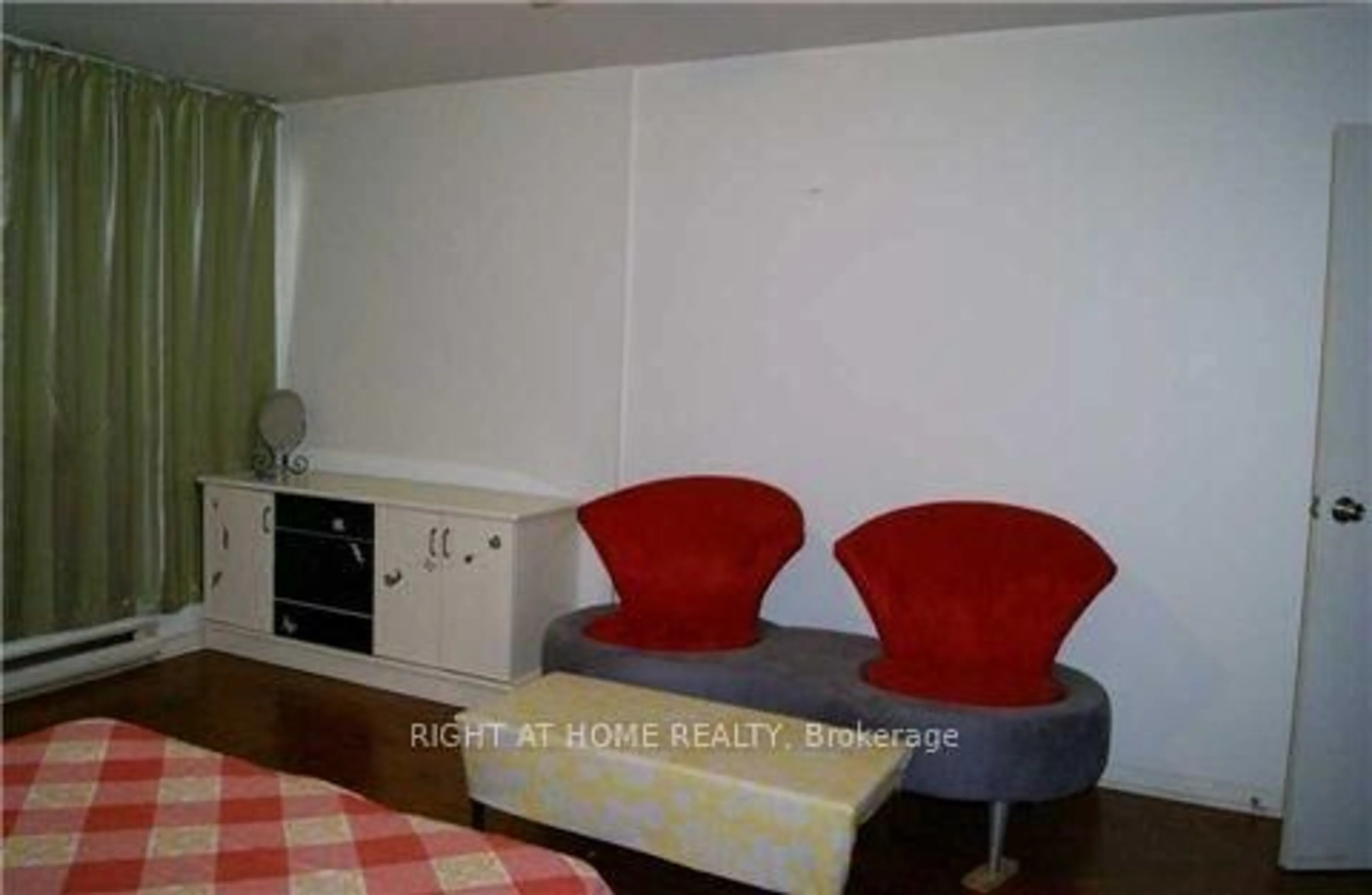 A pic of a room for 100 Mornelle Crt #1013, Toronto Ontario M1E 4X2