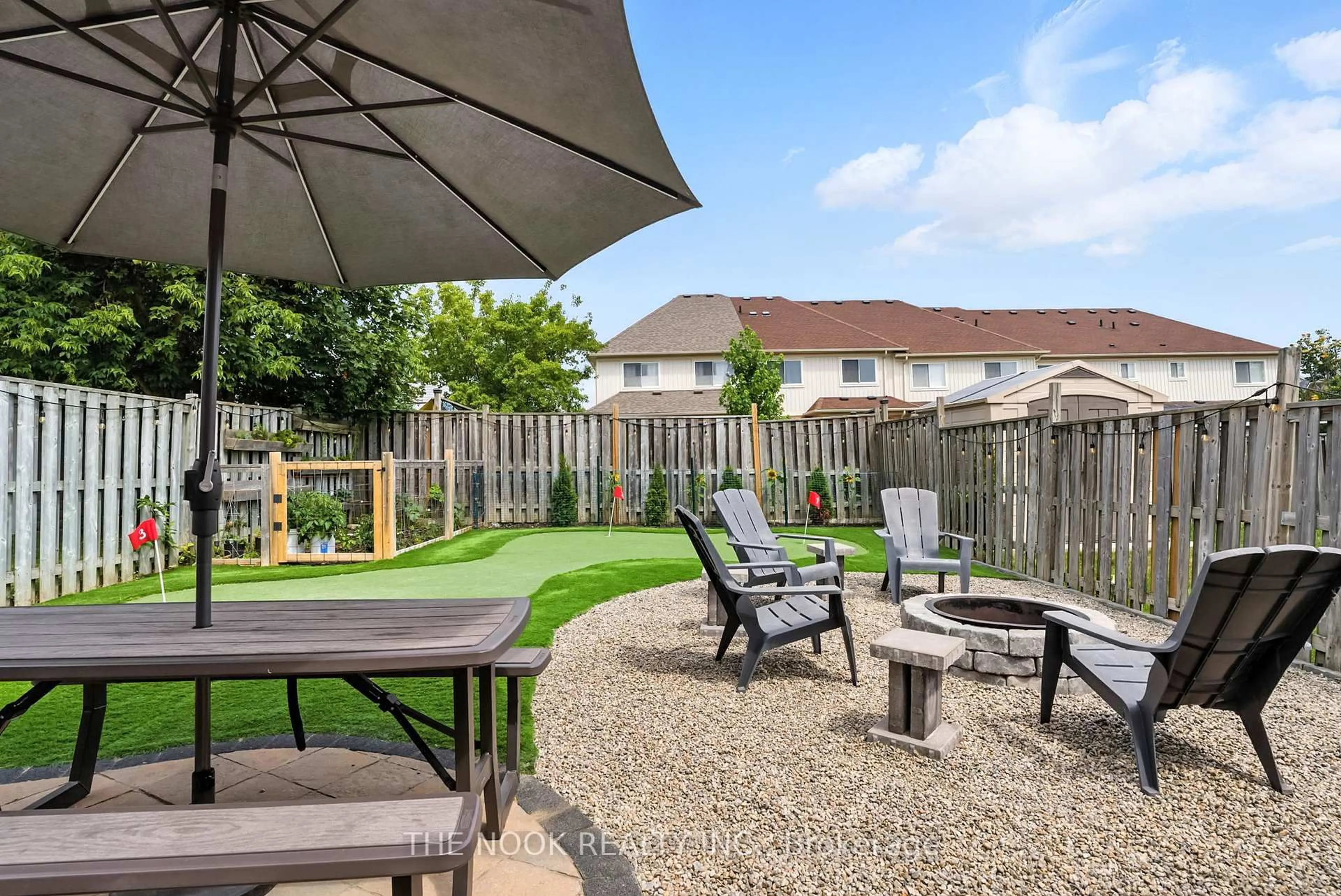 Patio, street for 44 Staples Ave, Clarington Ontario L1E 3H3