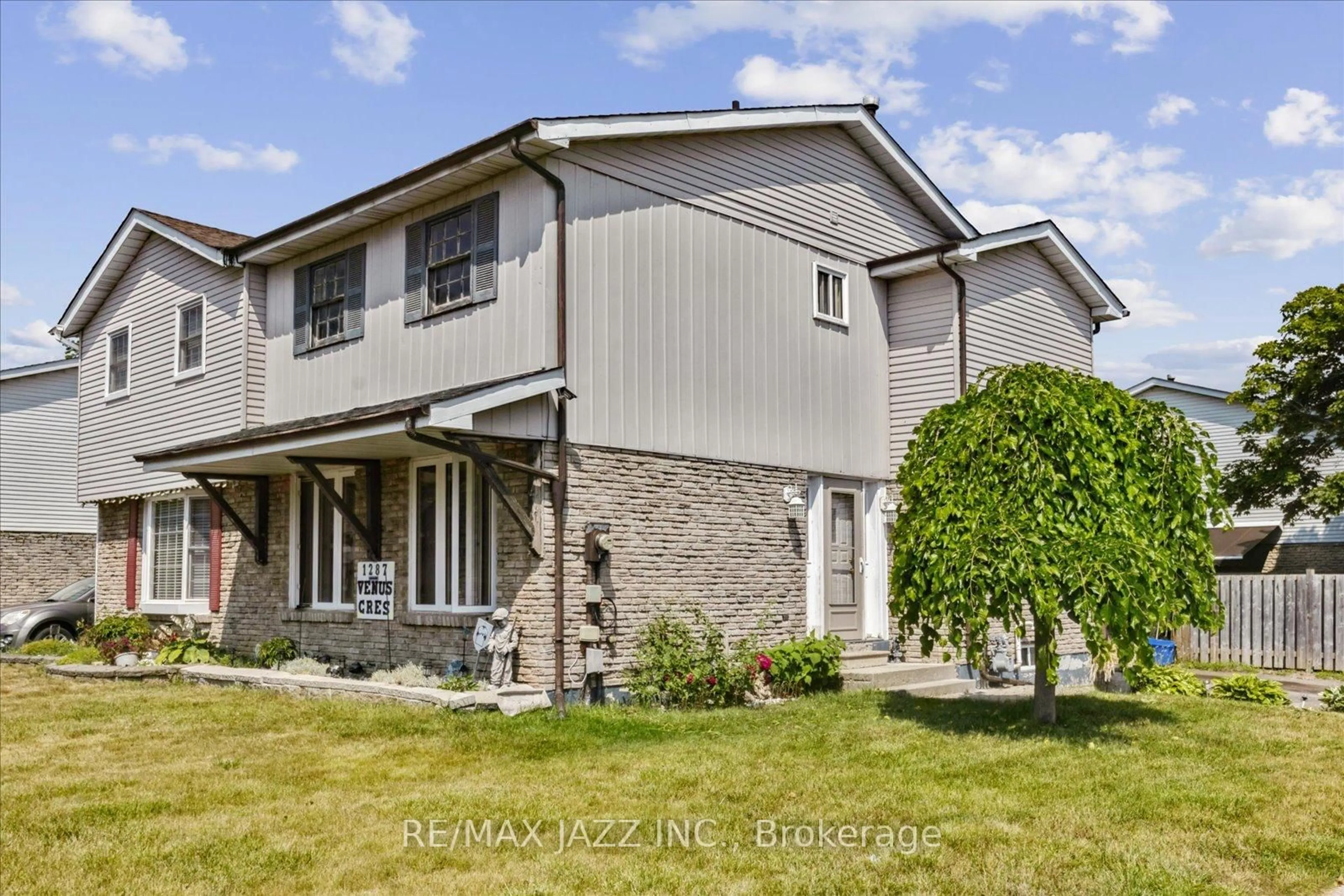 Home with vinyl exterior material, unknown for 1287 Venus Cres, Oshawa Ontario L1J 6E3