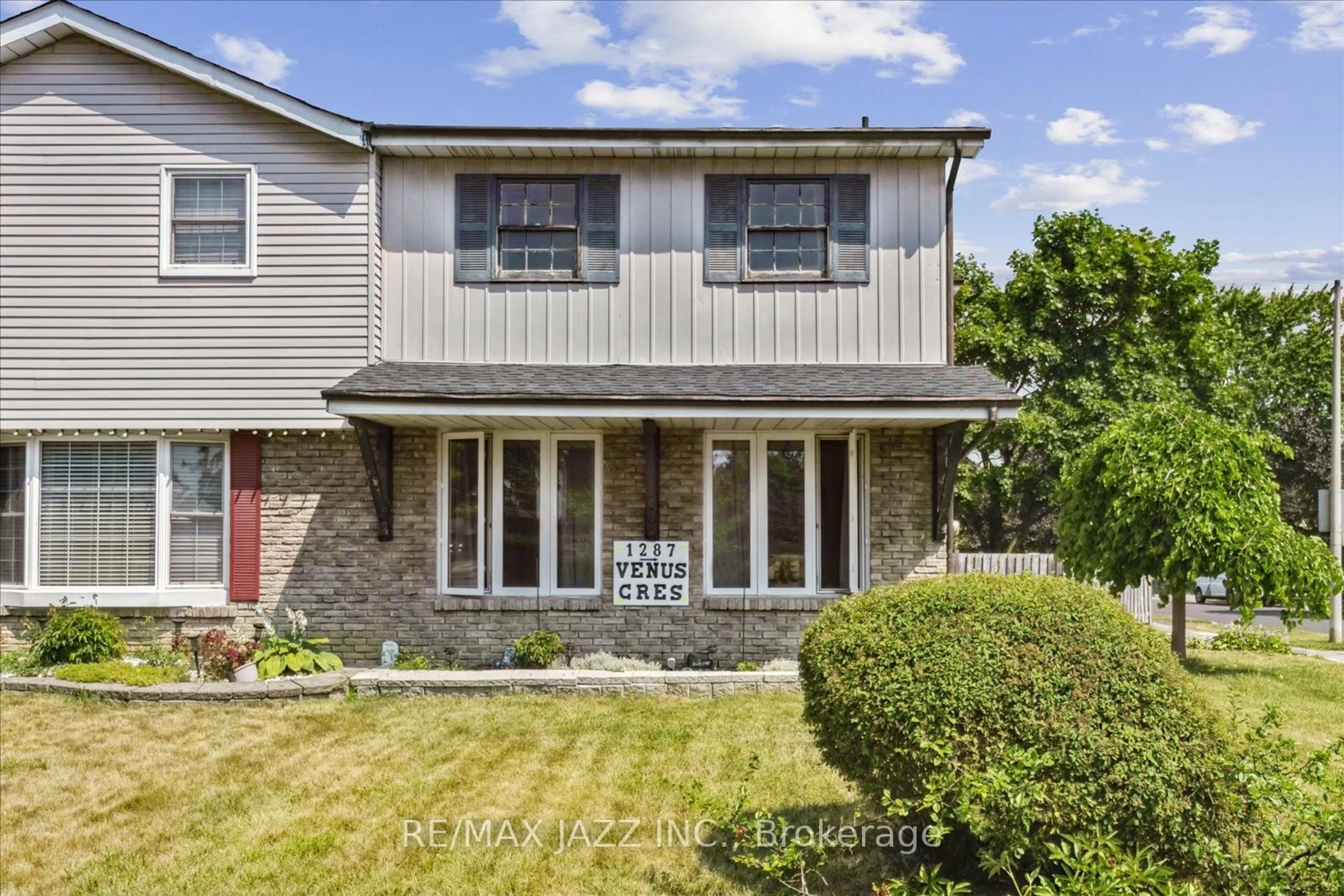Home with brick exterior material, street for 1287 Venus Cres, Oshawa Ontario L1J 6E3