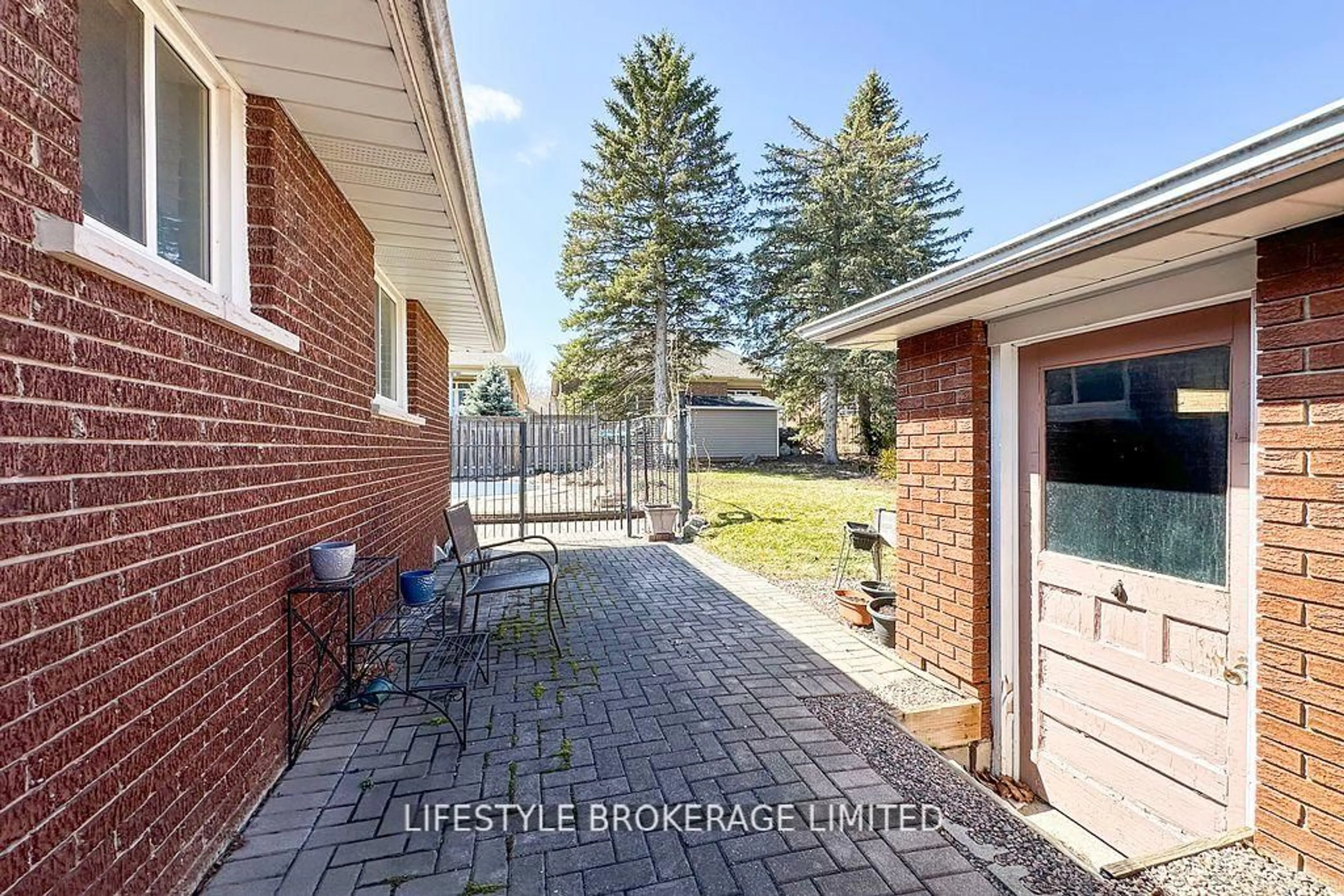 Home with brick exterior material, street for 40 Ash St, Scugog Ontario L9L 1E2