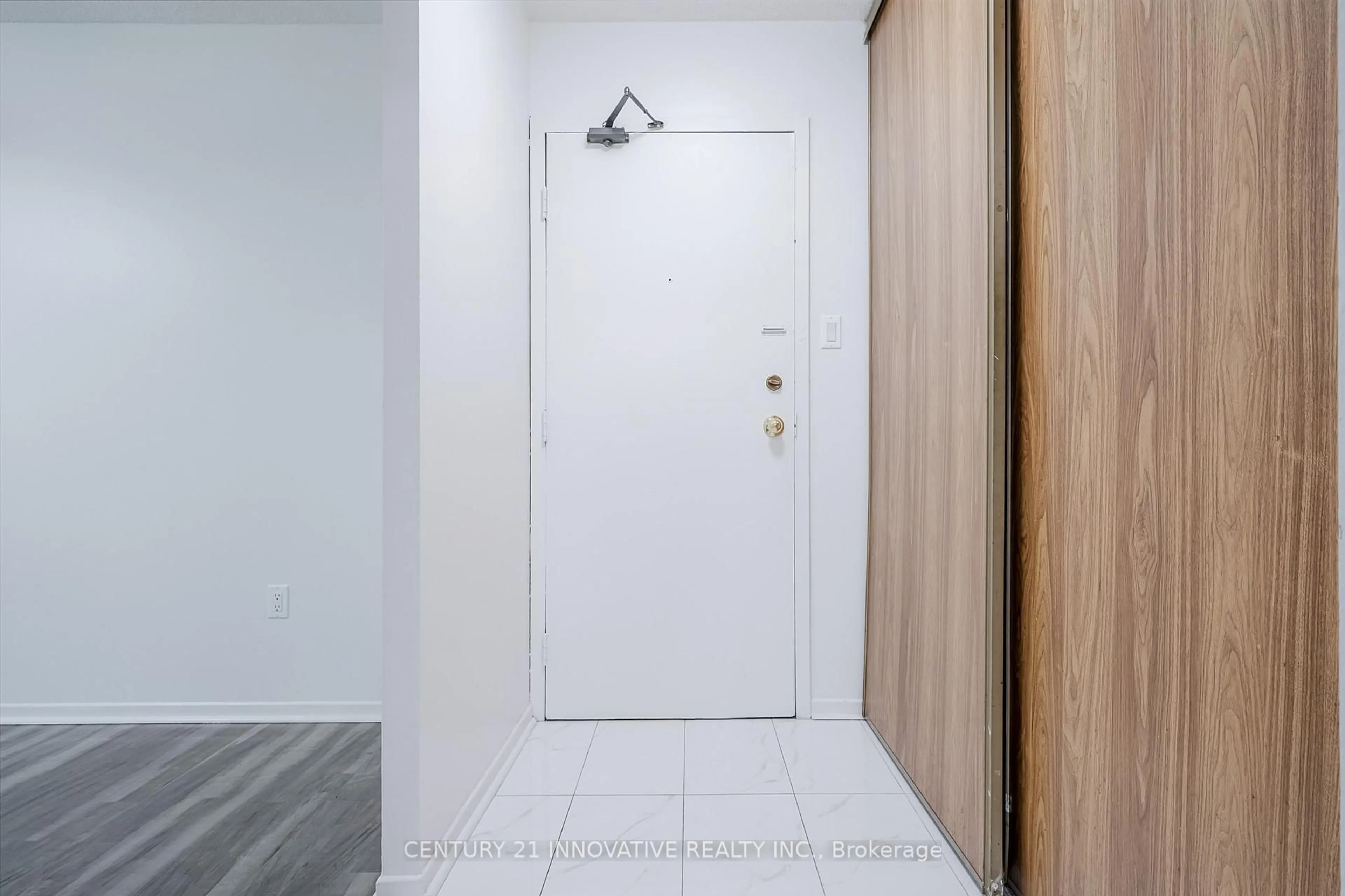 Indoor entryway for 5580 Sheppard Ave #308, Toronto Ontario M1B 2L3
