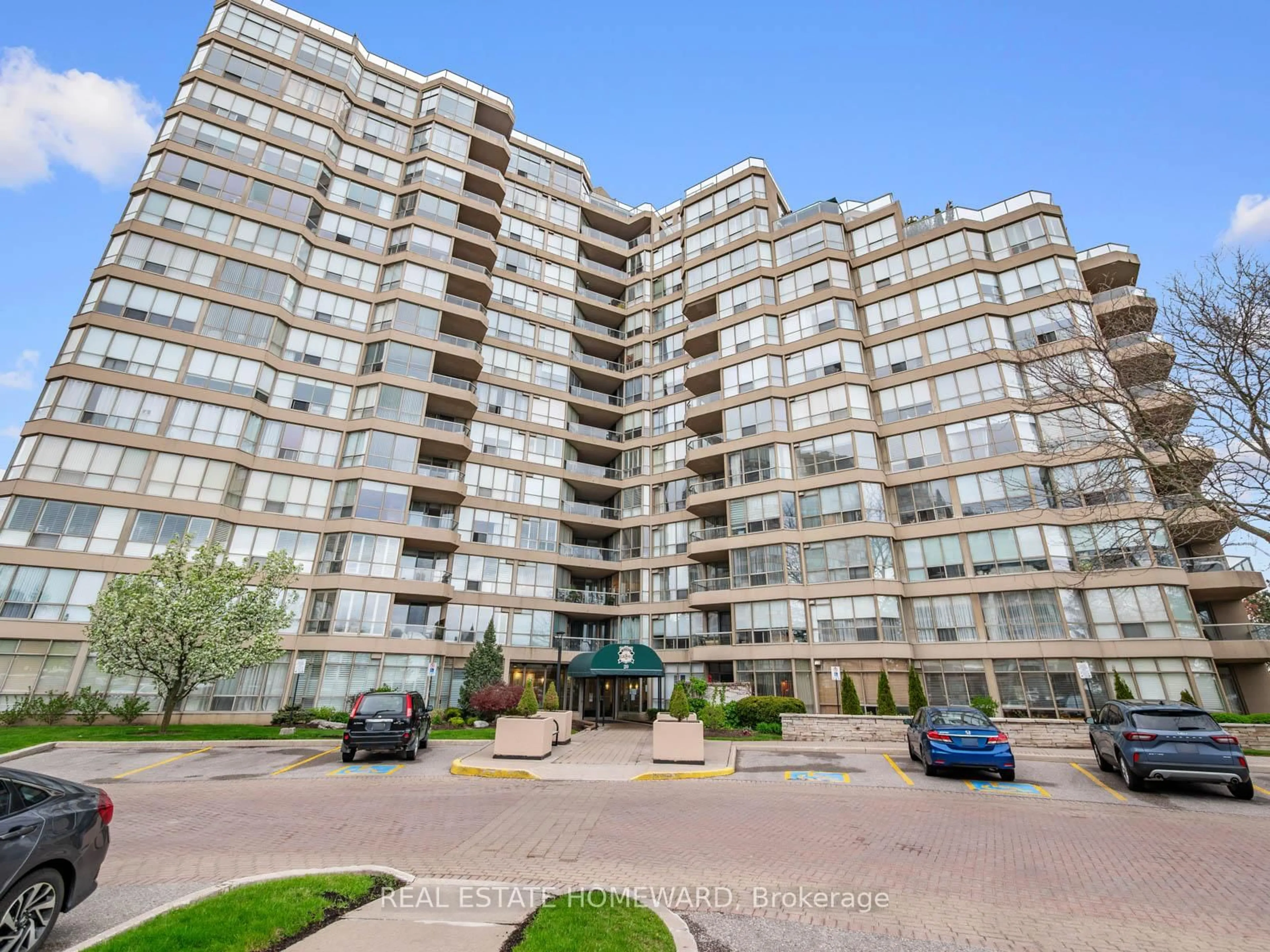 A pic from outside/outdoor area/front of a property/back of a property/a pic from drone, street for 20 Guildwood Pkwy #311, Toronto Ontario M1E 5B6