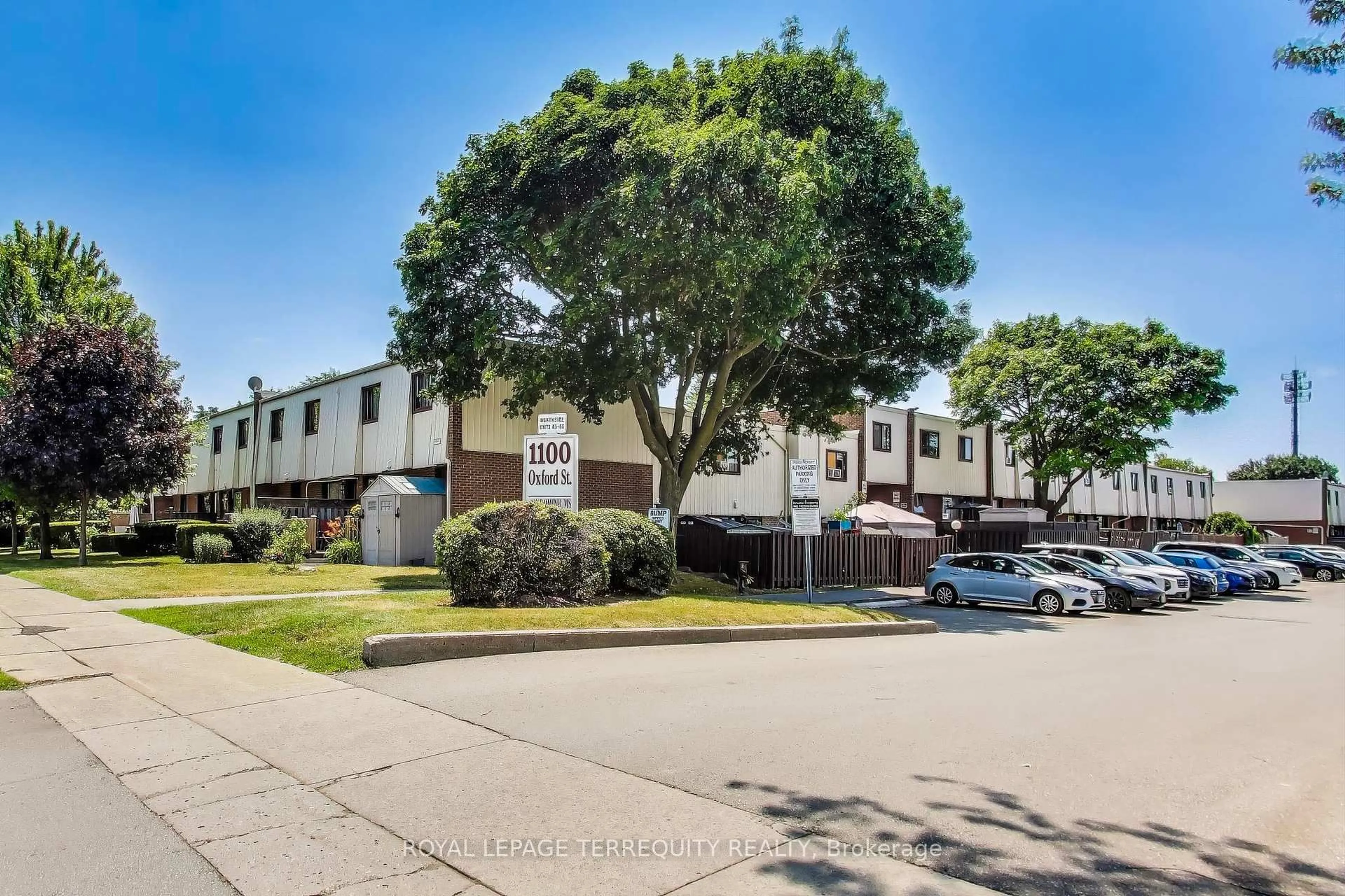 A pic from outside/outdoor area/front of a property/back of a property/a pic from drone, street for 1100 Oxford St #88, Oshawa Ontario L1J 6G4