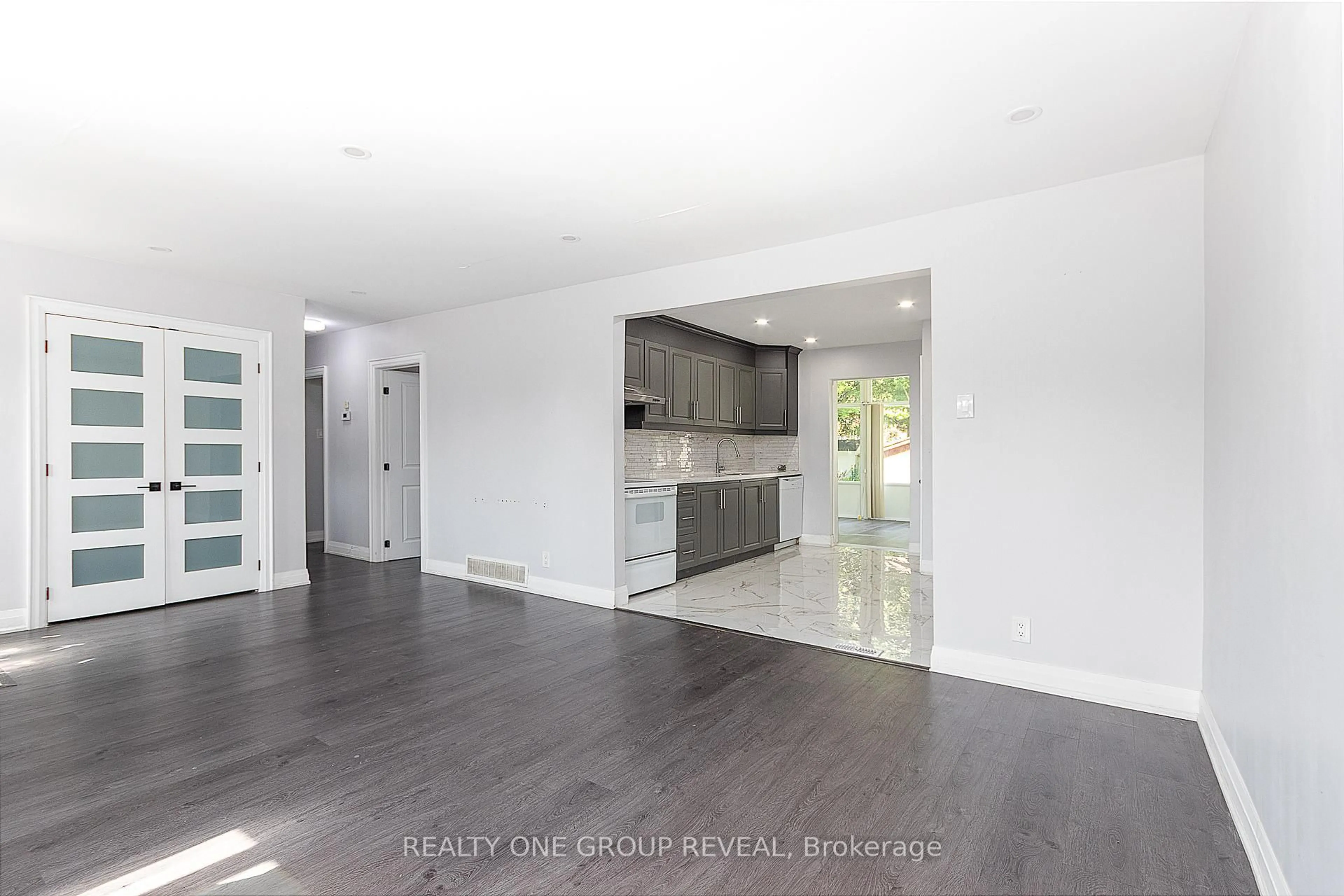 Open concept kitchen, unknown for 1488 Evangeline Dr, Oshawa Ontario L1J 3S9