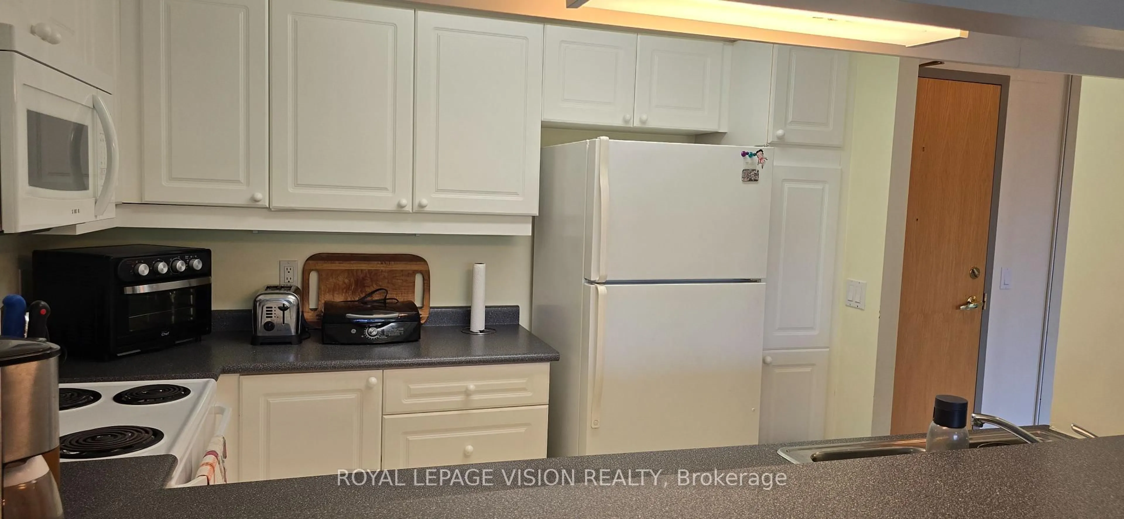 Standard kitchen, unknown for 452 Scarborough Golf Club Rd #504, Toronto Ontario M1G 1H1