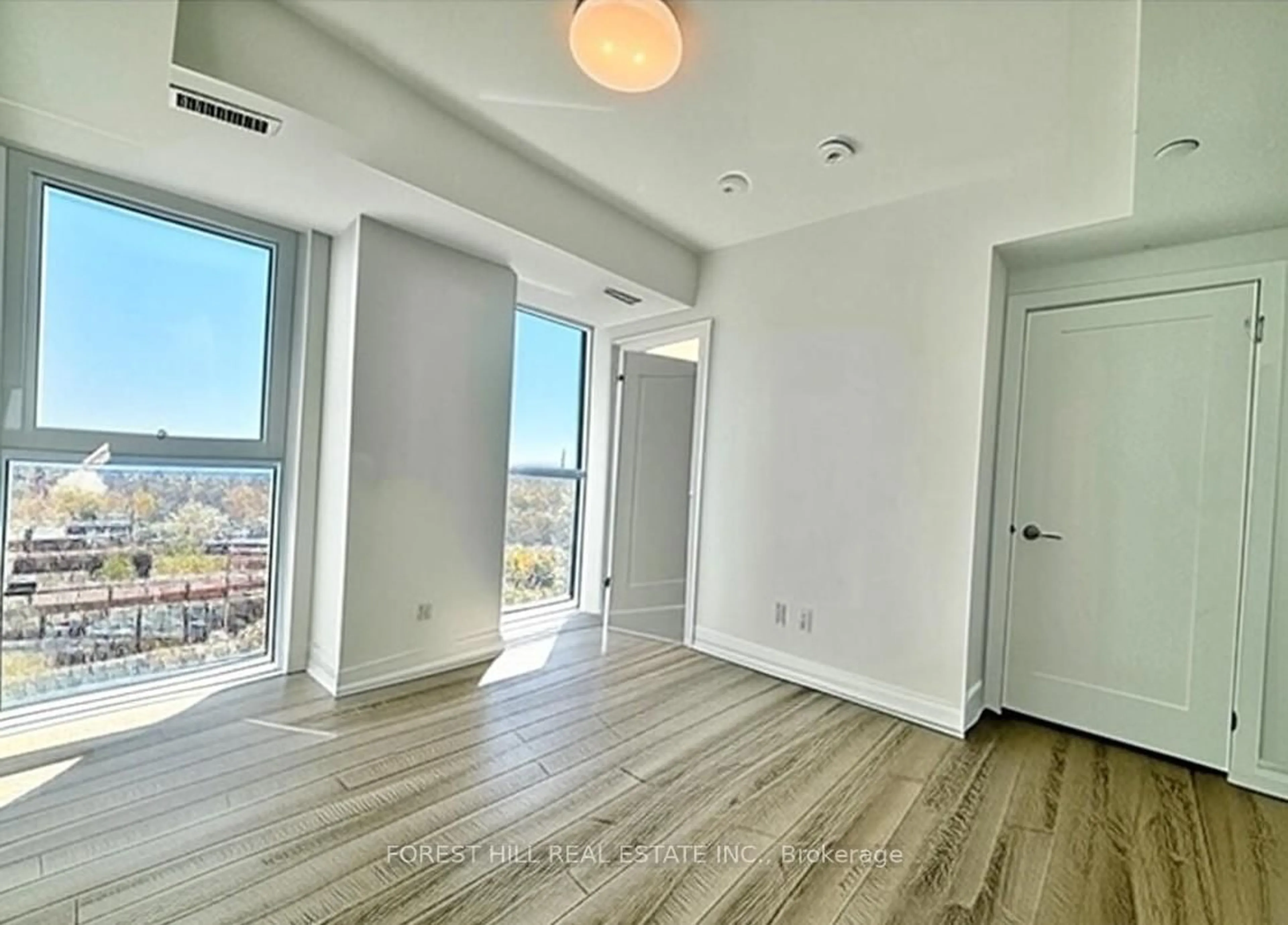 A pic of a room for 286 Main St #PH08 (2708), Toronto Ontario M4C 0B3