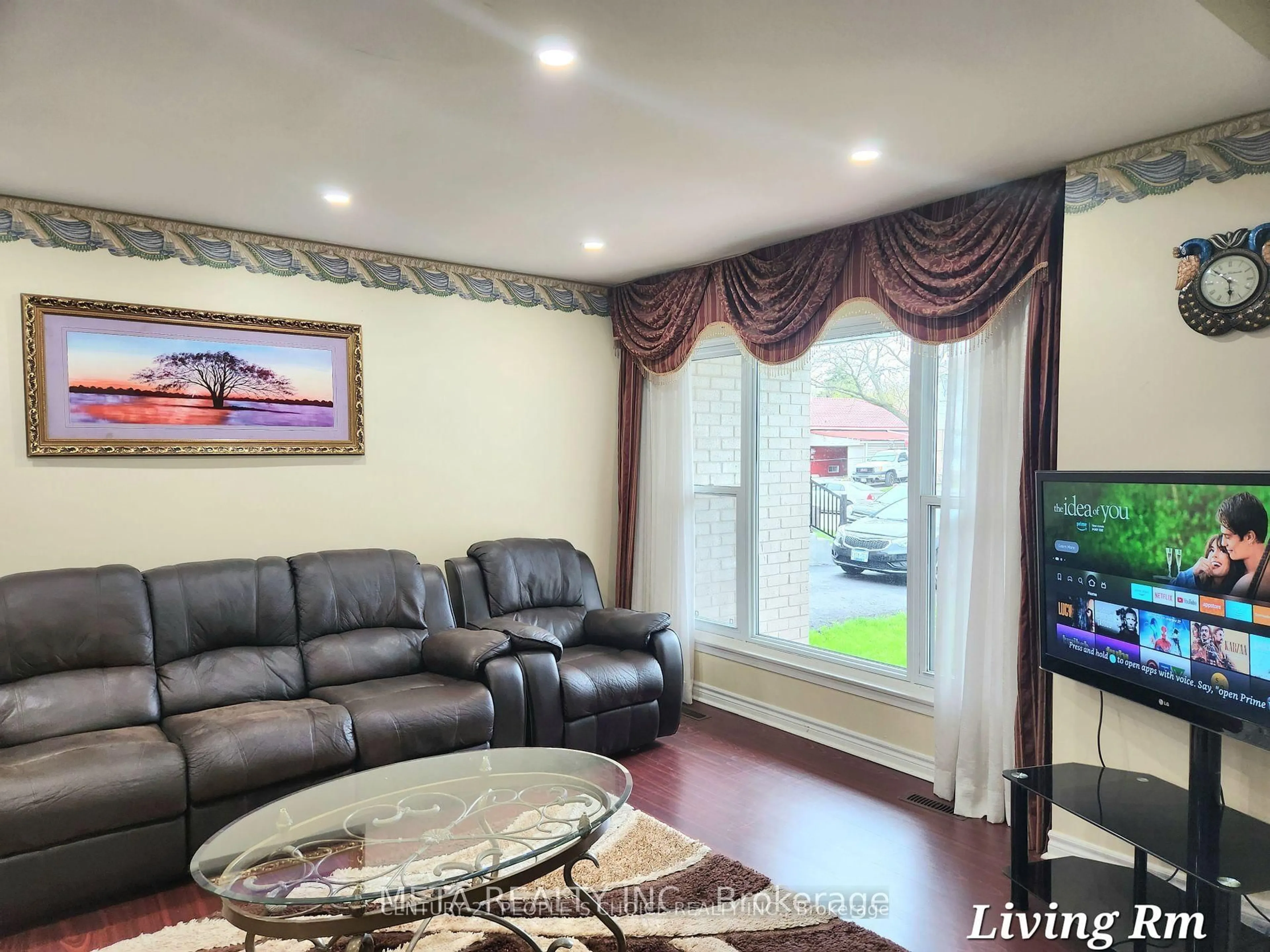 Living room with furniture, unknown for 45 Whiteleas Ave, Toronto Ontario M1B 1W8